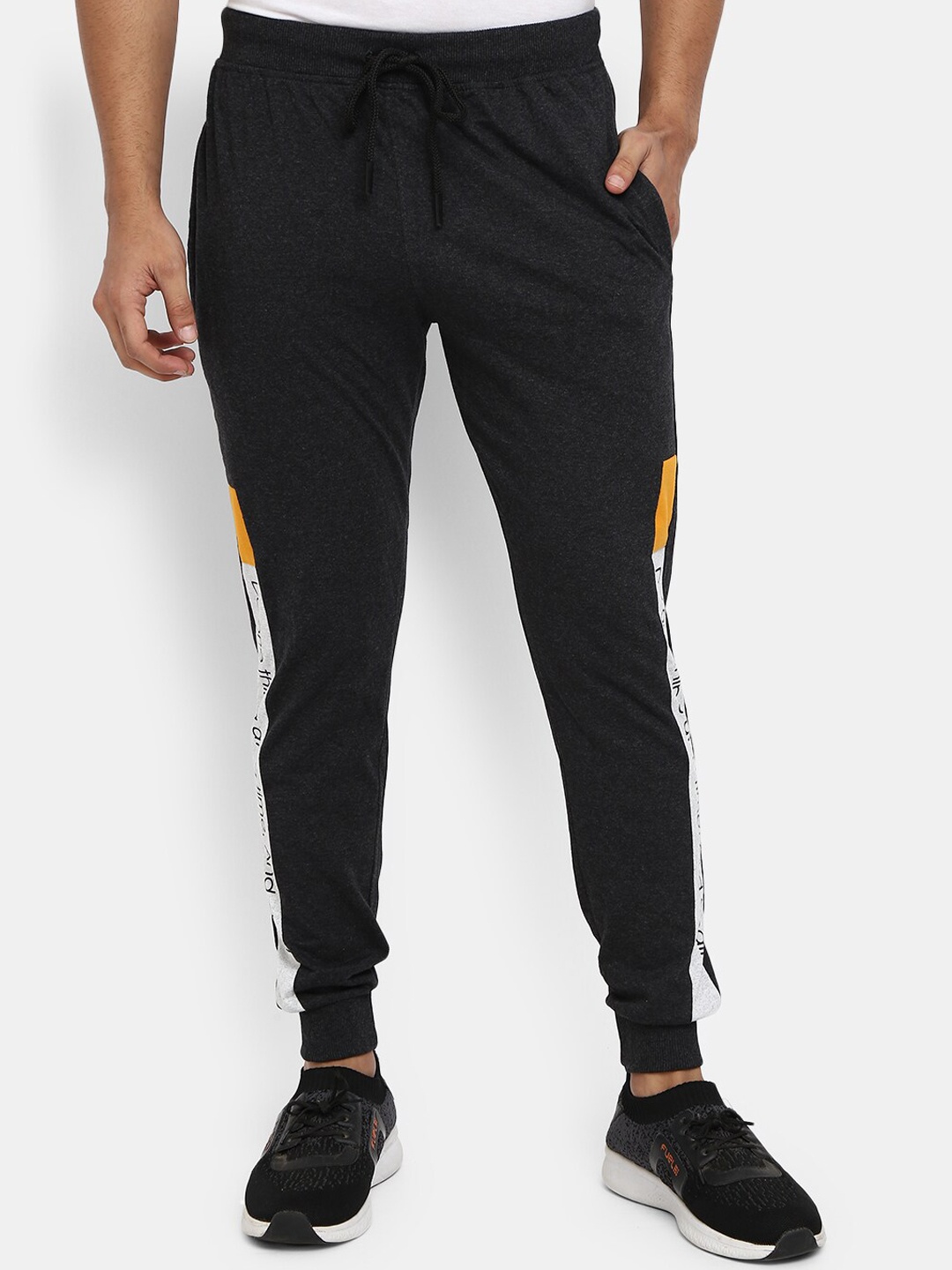 

V-Mart Men Charcoal Melange Solid Cotton Joggers