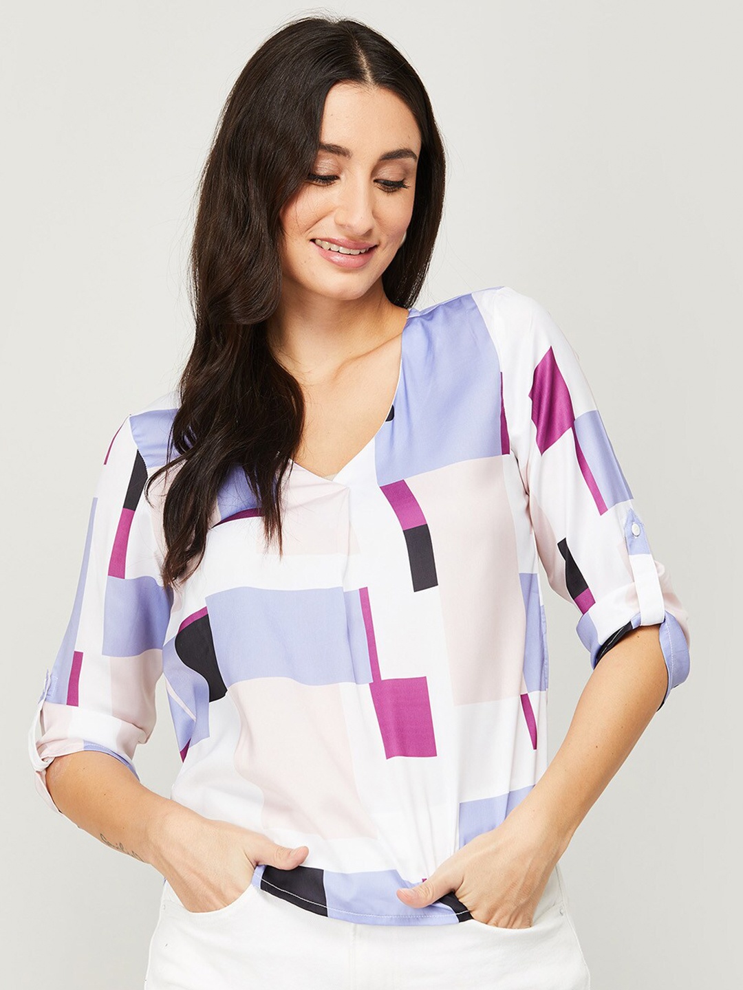 

CODE by Lifestyle White & Blue Geometric Print Roll-Up Sleeves Top