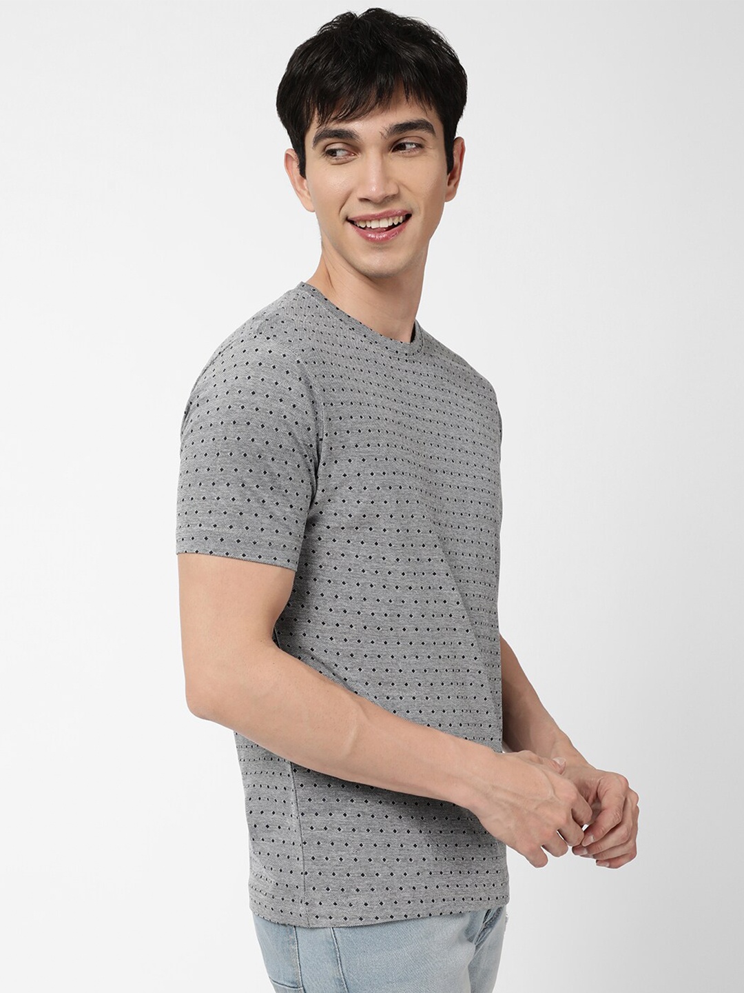 

VASTRADO Men Grey Printed T-shirt