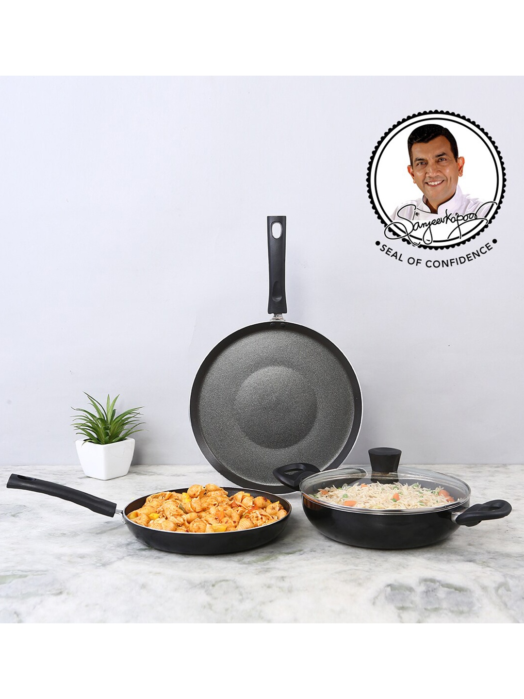 

Wonderchef Tivoli Set Of 4 Black Non-Stick Aluminium Cookware Set 2 L
