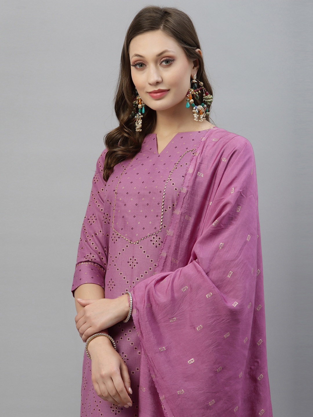 

SKYLEE Women Lavender Printed Kurta with Trousers & With Dupatta