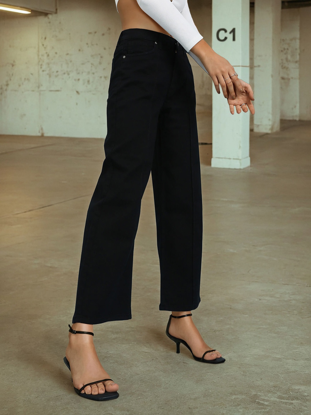 

Flying Machine Women Black Wide Leg Mid Rise Stretchable Jeans