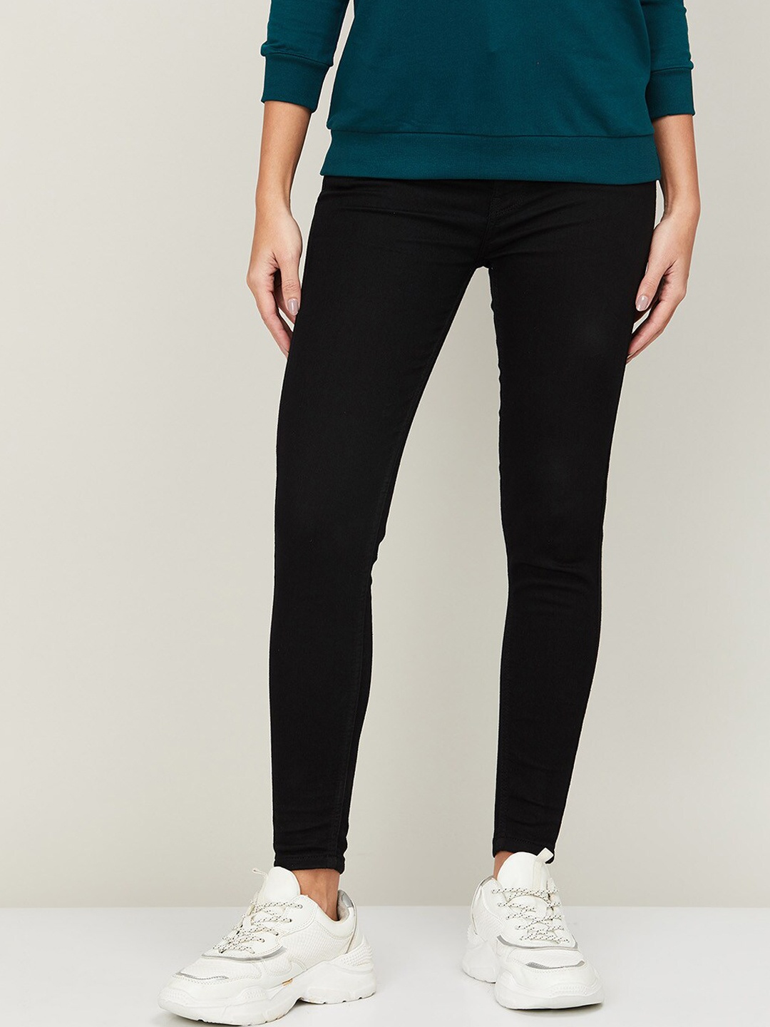 

Ginger by Lifestyle Women Black Skinny Solid Fit Jeans