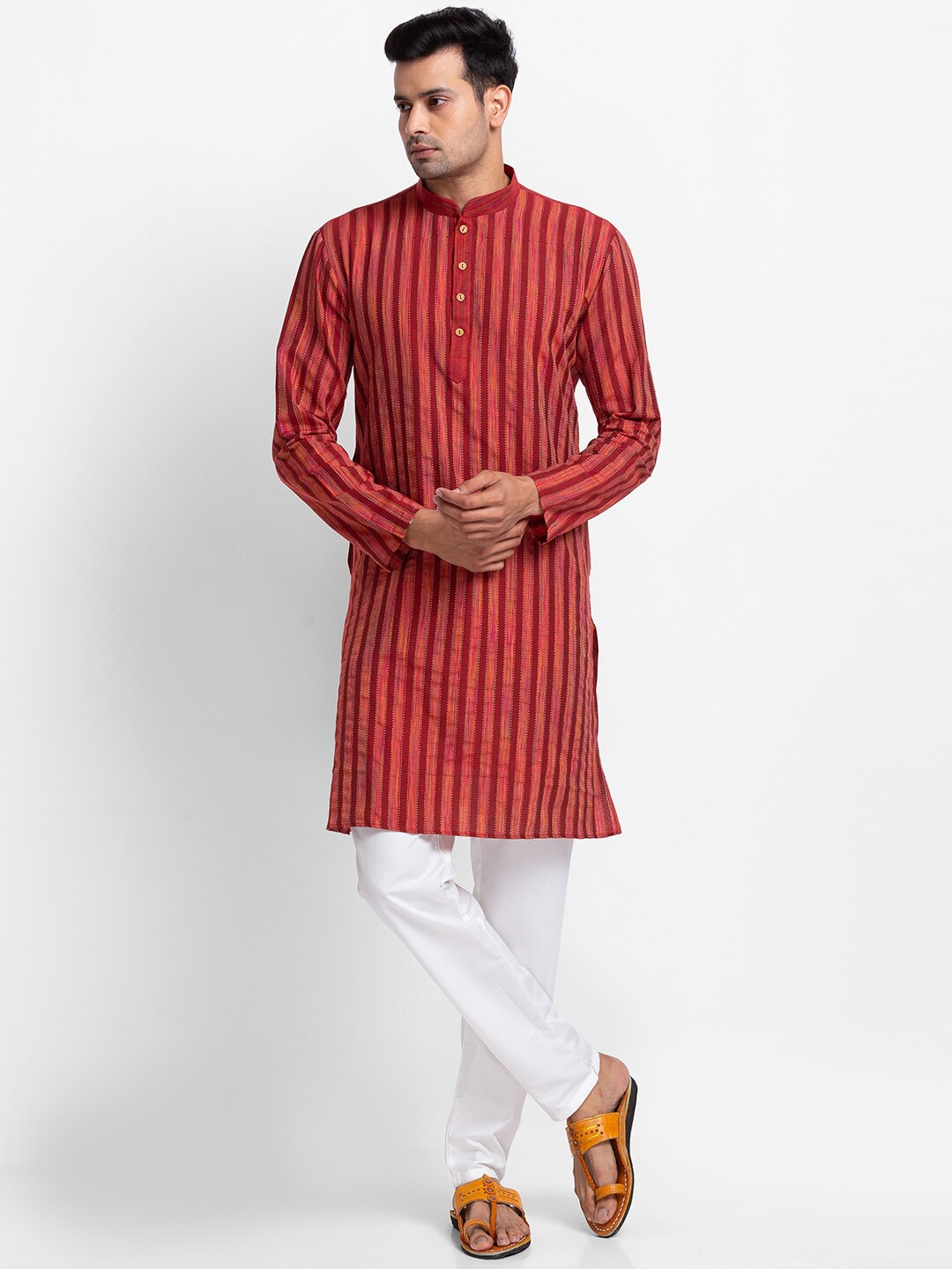 

SARVAMOHAN Men Maroon Striped Angrakha Kurta With Pyjamas