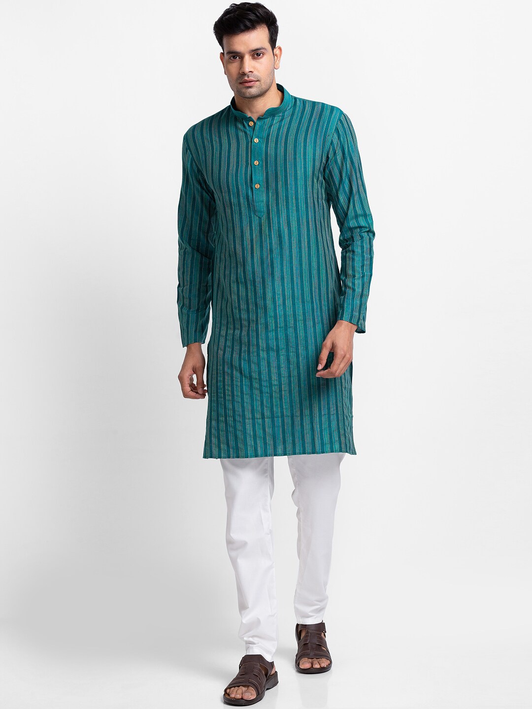 

SARVAMOHAN Men Green Striped Kurta With Trousers