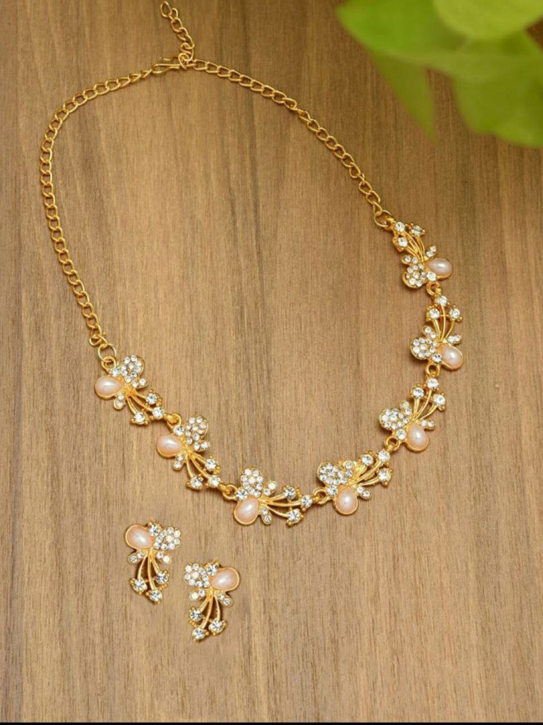 

LAFORWORD Gold-Plated Gold Toned AD Studded Pearls Jewellery Set