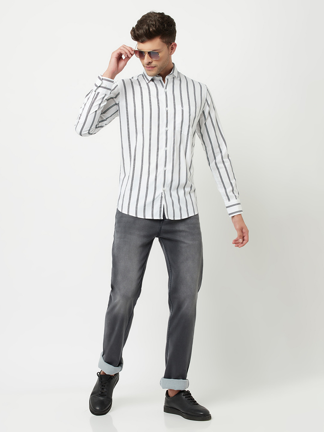

Crimsoune Club Men White Slim Fit Striped Pure Cotton Casual Shirt
