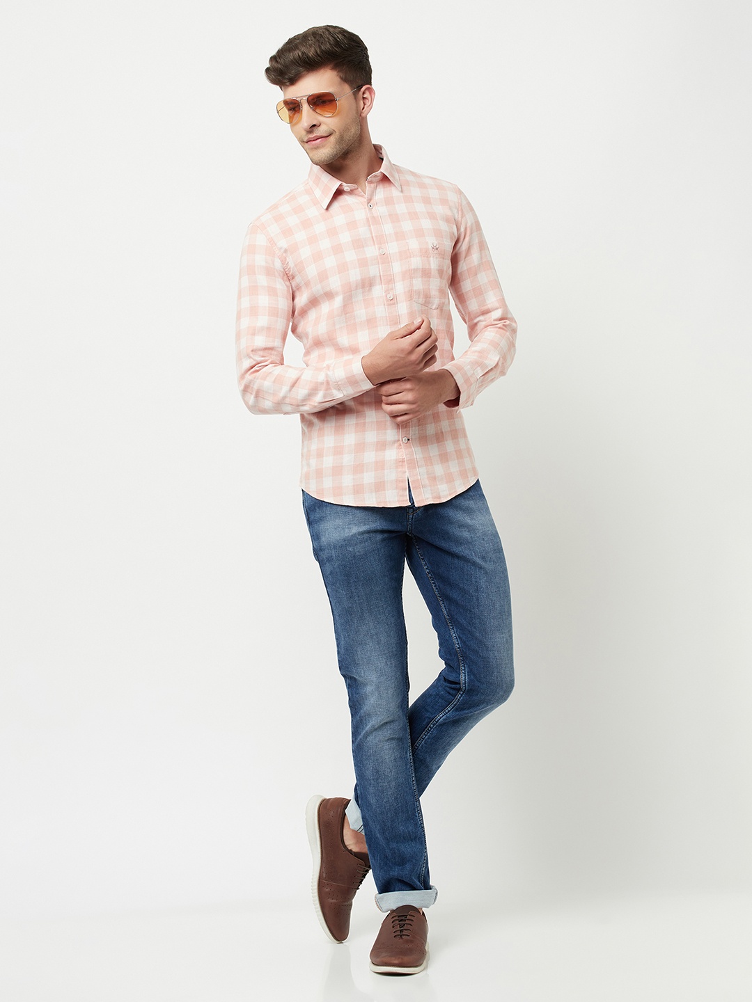 

Crimsoune Club Men Pink Slim Fit Checked Casual Shirt