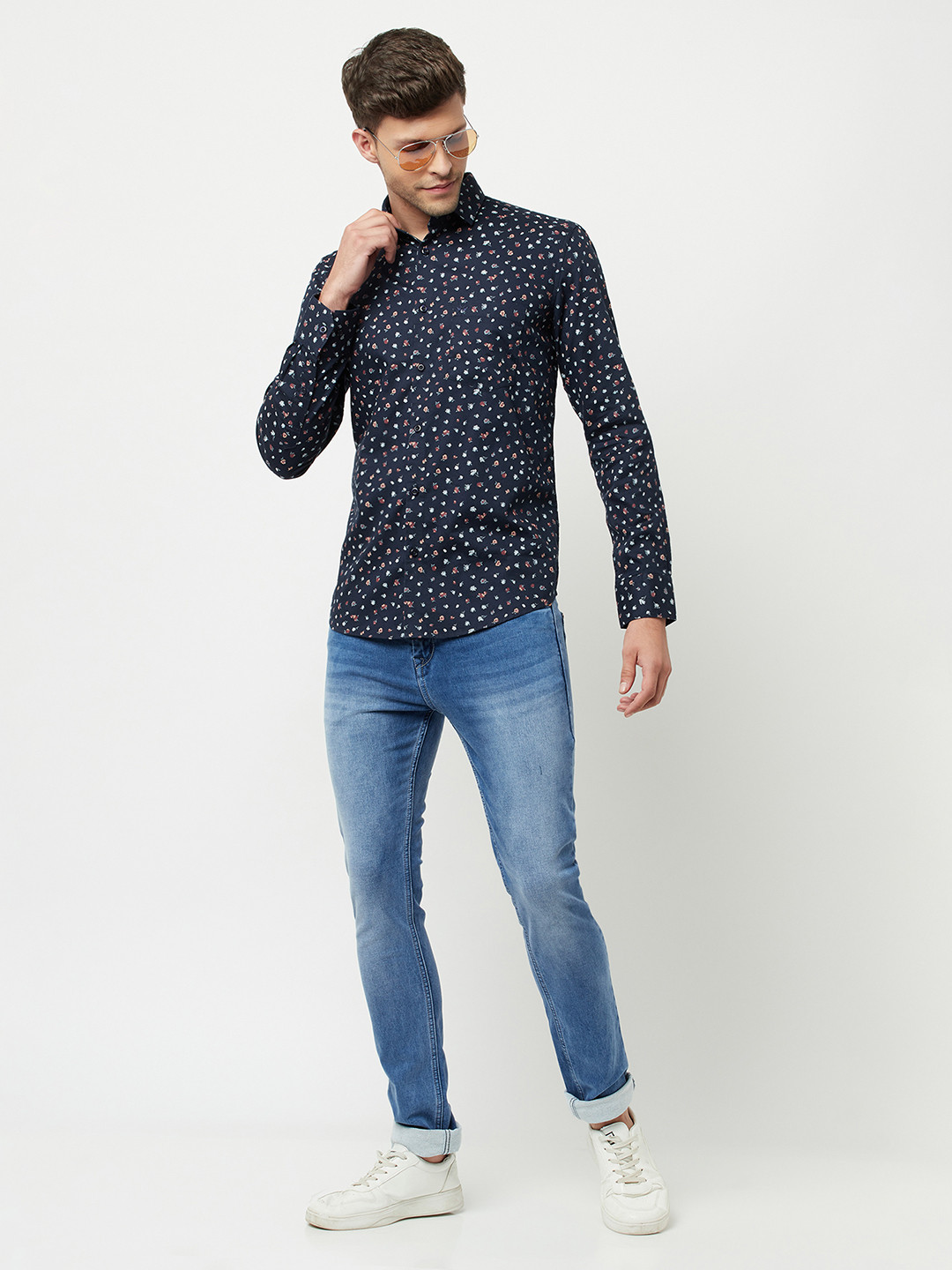 

Crimsoune Club Men Navy Blue Slim Fit Floral Printed Cotton Casual Shirt