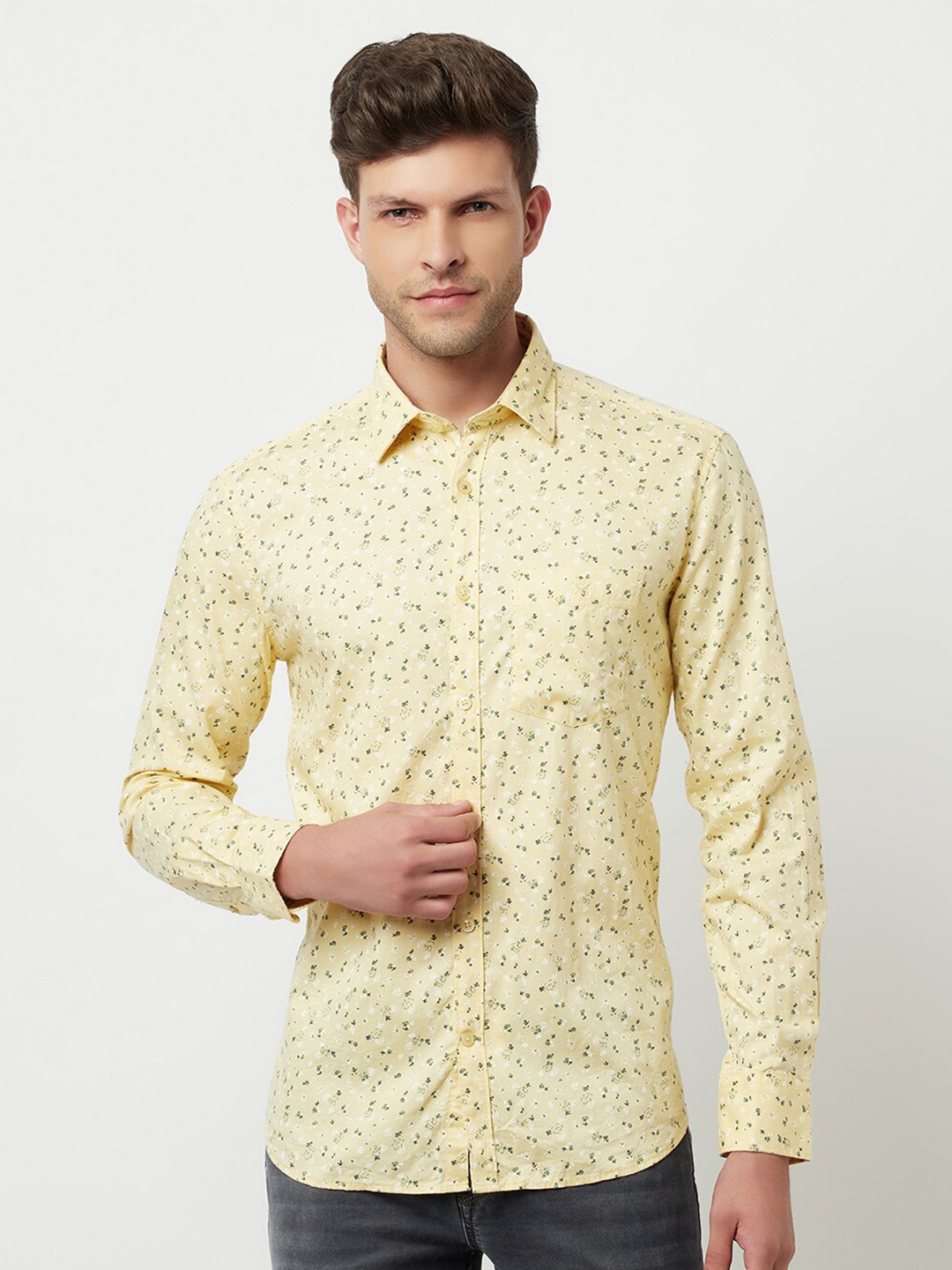 

Crimsoune Club Men Yellow Slim Fit Floral Printed Casual Shirt