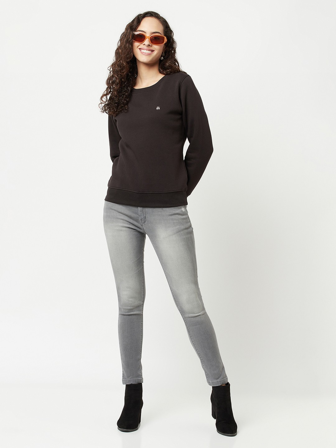 

Crimsoune Club Women Black Sweatshirt