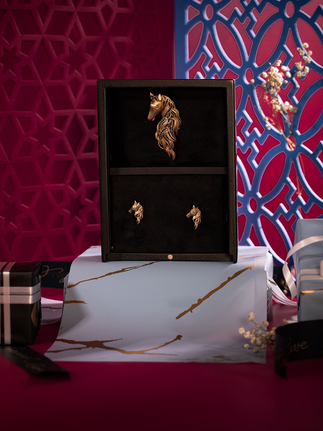 

COSA NOSTRAA Men Metallic Textured Accessory Gift Set