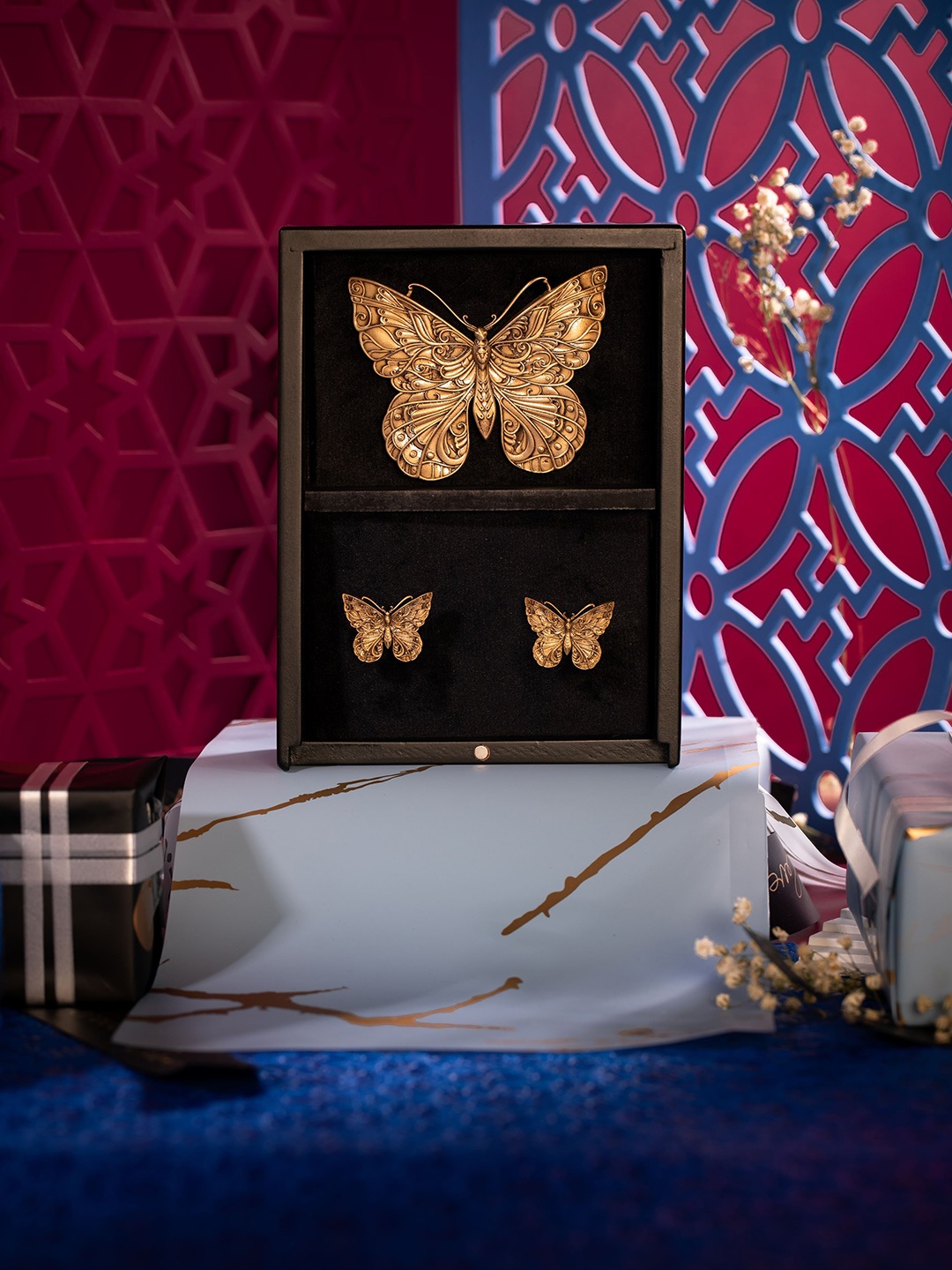 

COSA NOSTRAA Men Antique Gold-Toned Butterfly Shaped Accessory Gift Set