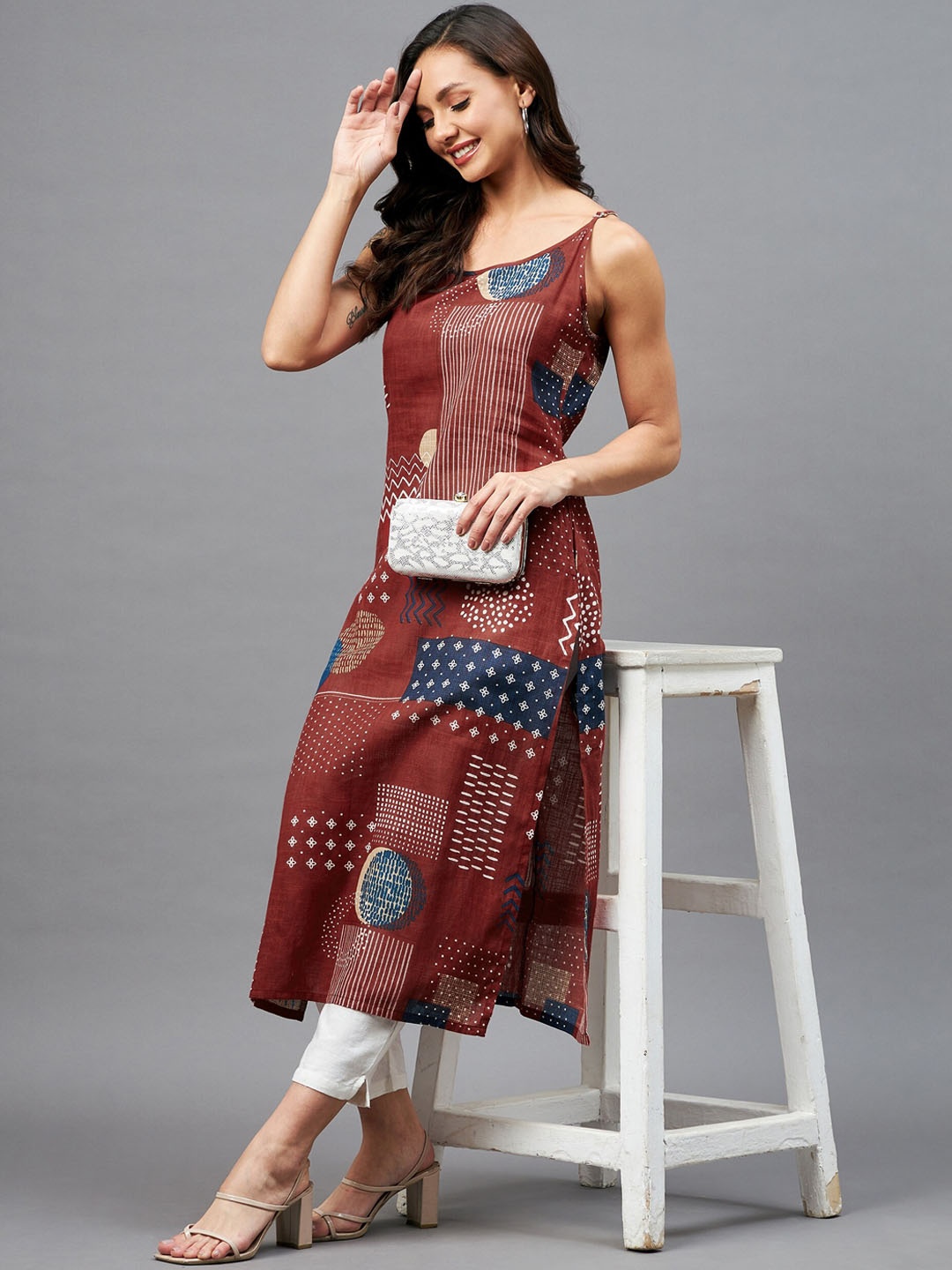 

Azira Women Maroon Printed Kurta