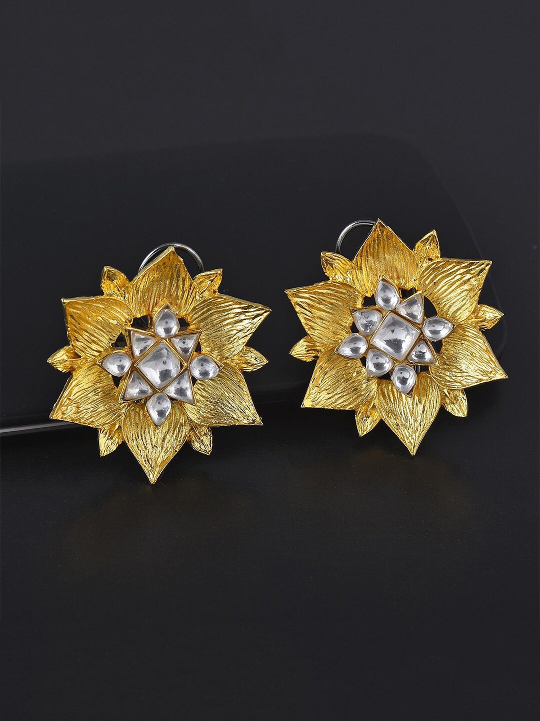 

Tistabene White Contemporary Studs Earrings