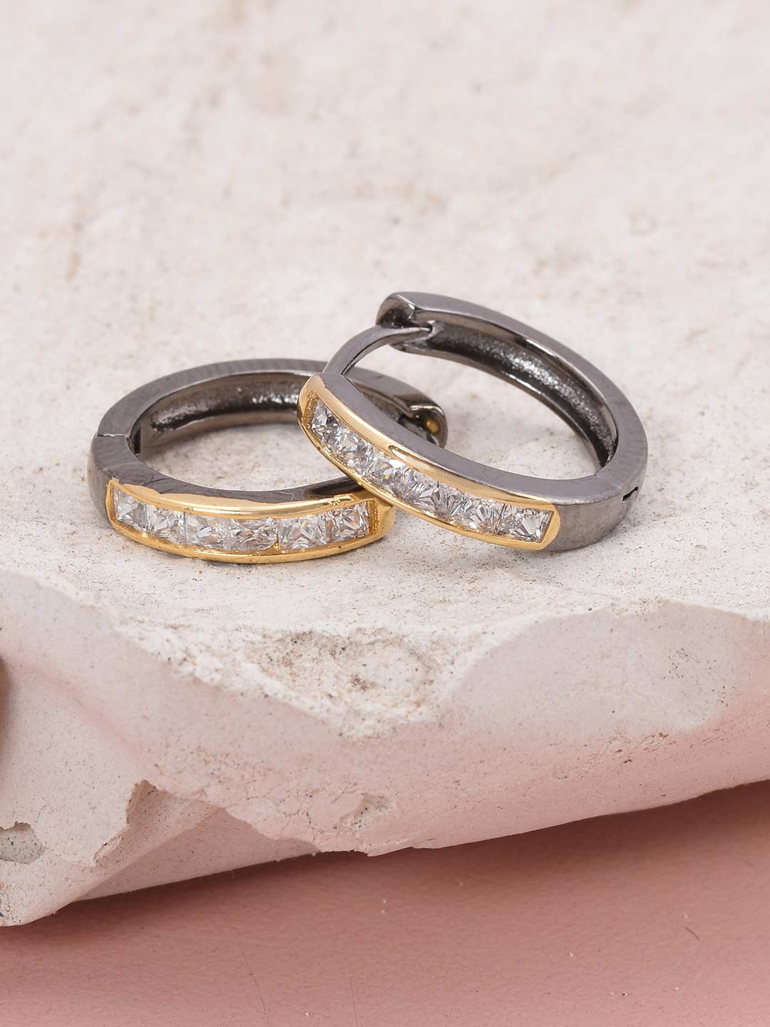 

Tistabene Silver-Toned & White Contemporary Hoop Earrings