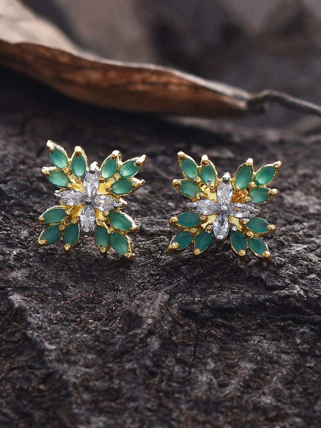 

Tistabene Green & Gold-Toned Contemporary Handcrafted Studs Earrings