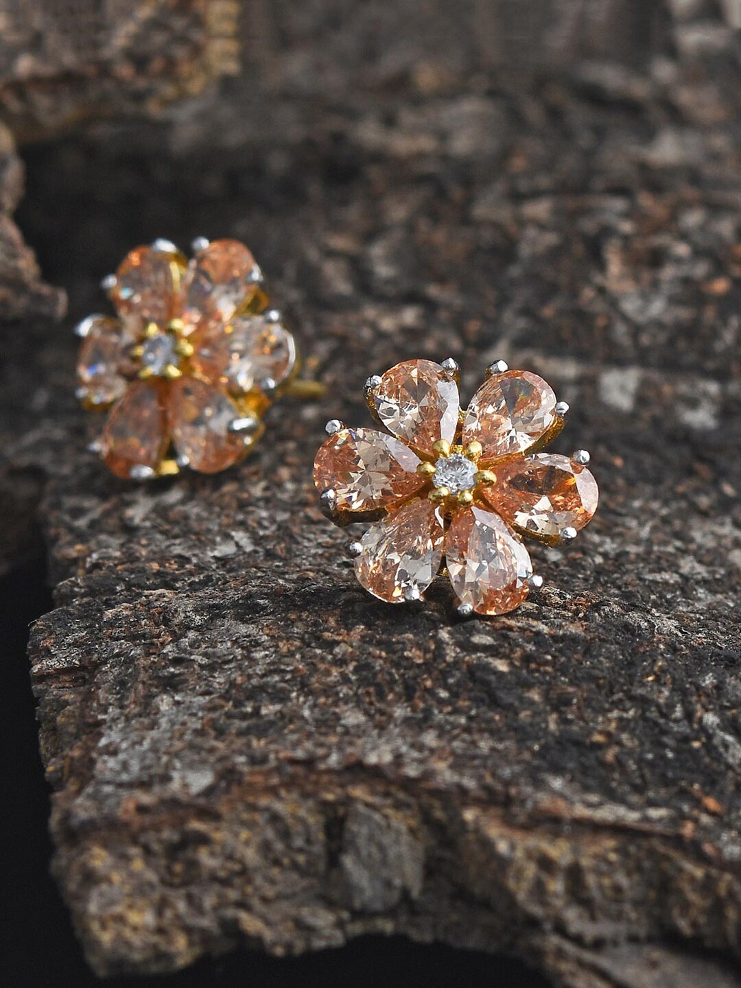 

Tistabene Gold-Plated Floral Studs Earrings