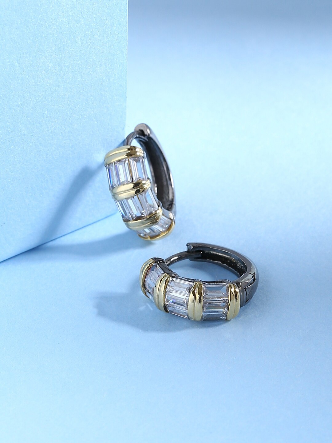

Tistabene White Contemporary Hoop Earrings