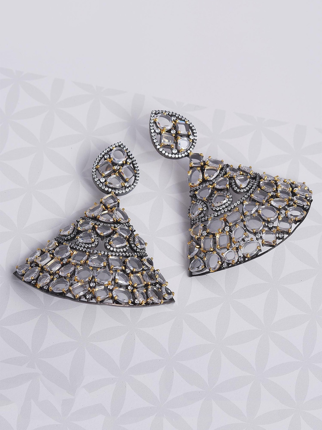 

Tistabene White Triangular Drop Earrings