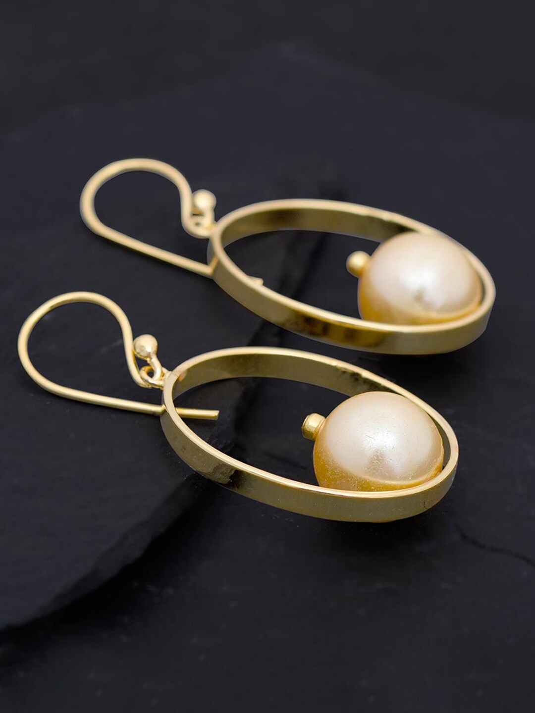 

Tistabene Gold-Toned & Cream-Coloured Gold Plated Oval Pearl Earrings