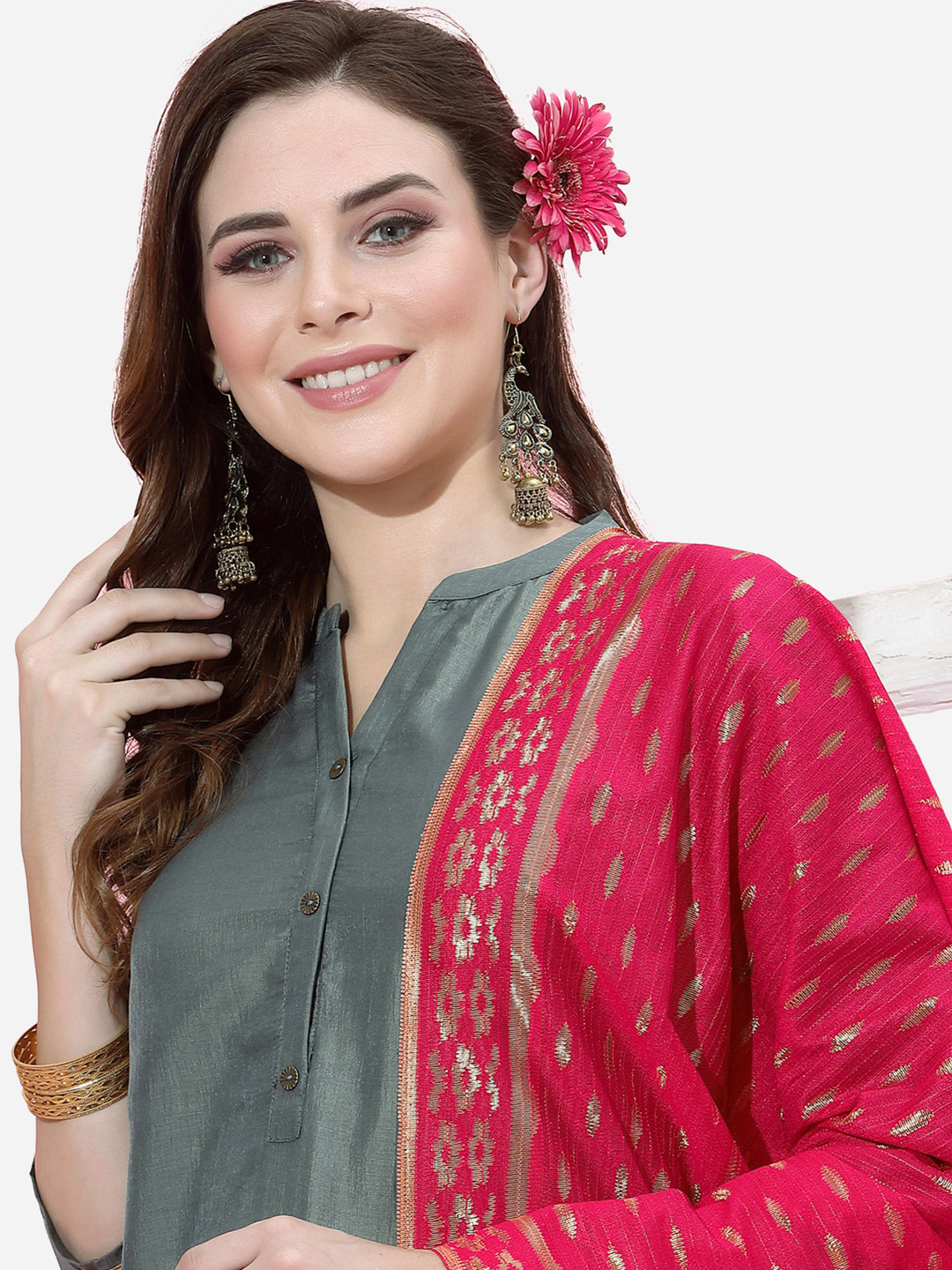 

SKYLEE Women Grey Kurta With Trousers & Dupatta