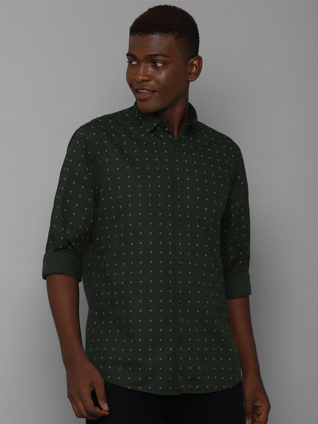 

Allen Solly Men Olive Green Slim Fit Printed Casual Shirt