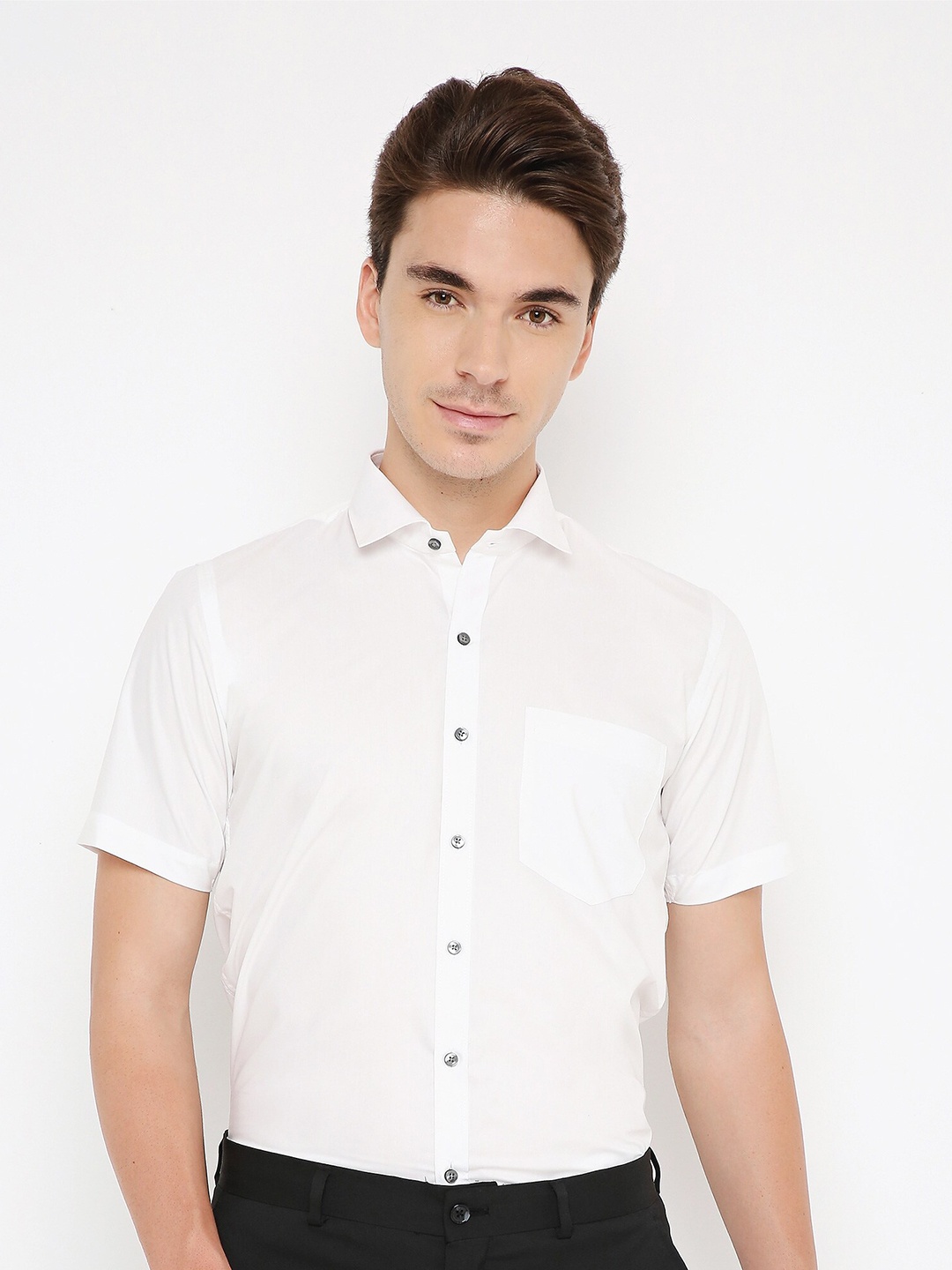 

MARK & ALBERT Men White Classic Tailored Fit Cotton Half Sleeve Casual Shirt