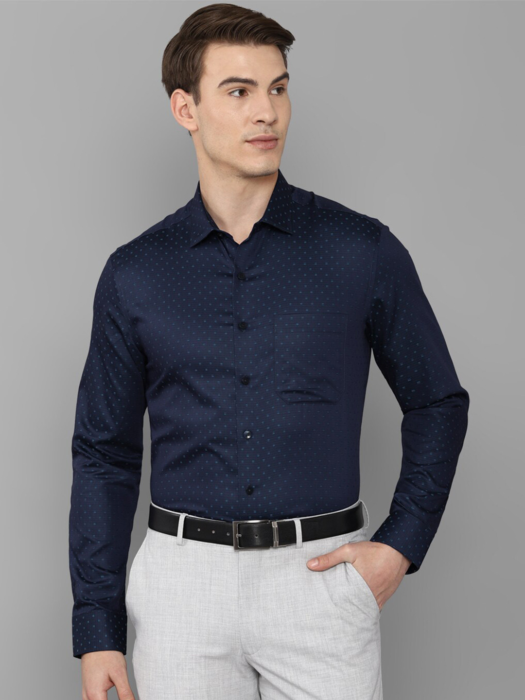 

Louis Philippe Men Navy Blue Slim Fit Micro Ditsy Printed Casual Shirt