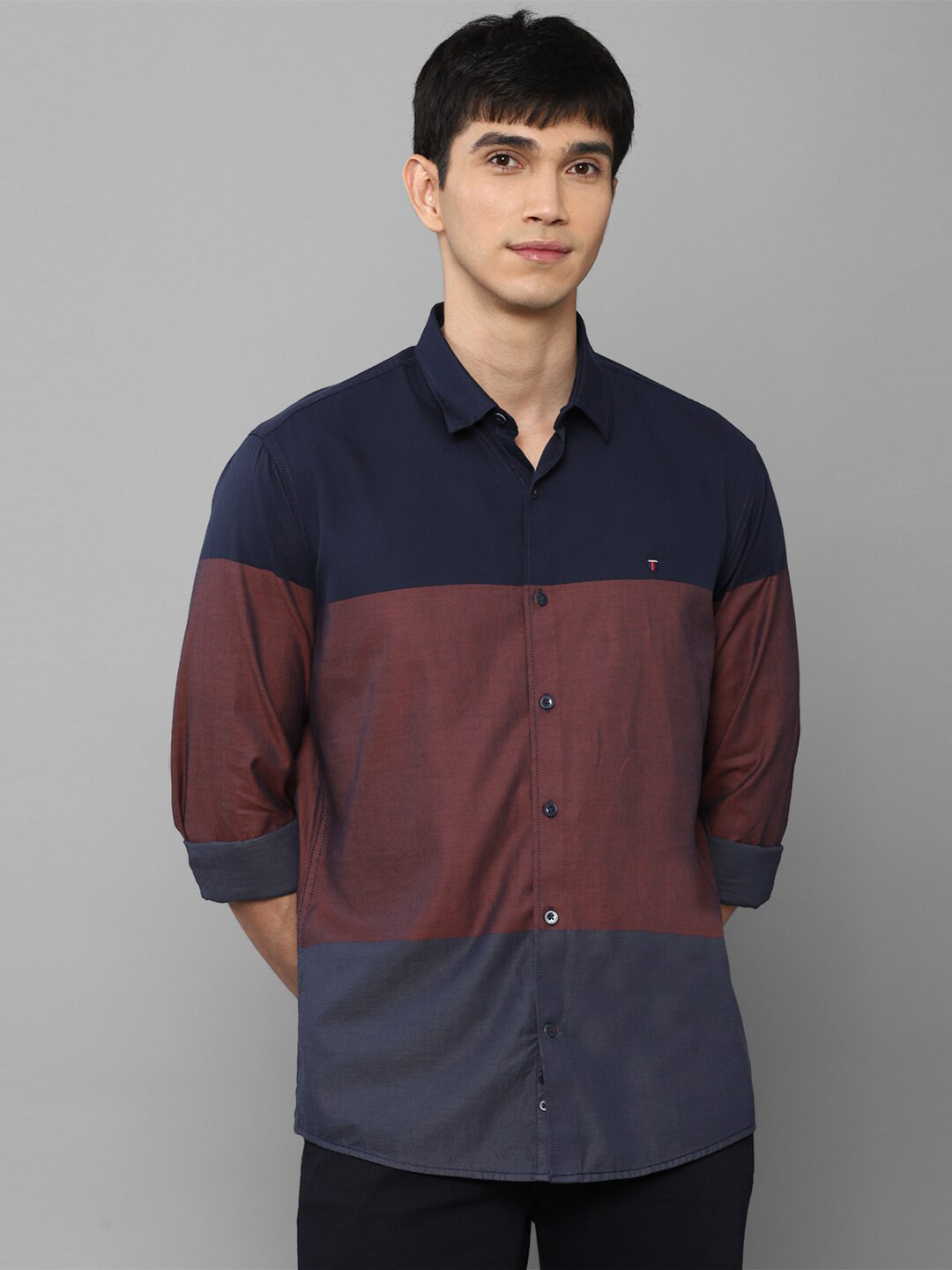 

Louis Philippe Sport Men Navy Blue Slim Fit Colourblocked Casual Shirt