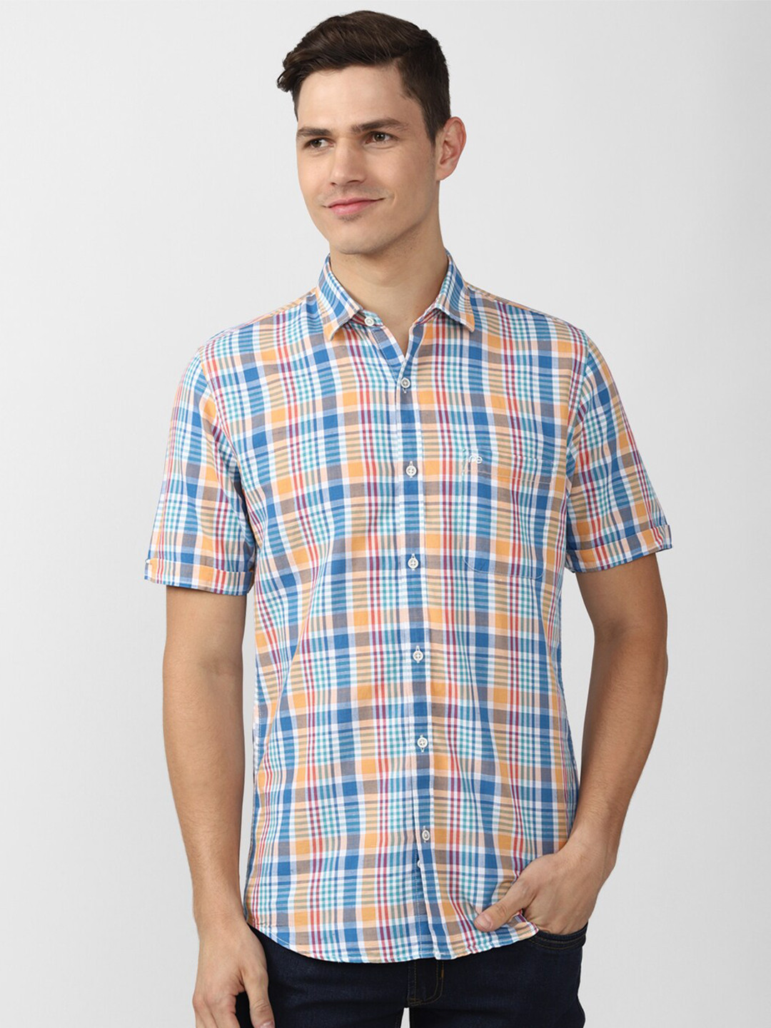 

Peter England Casuals Men White Slim Fit Tartan Checks Checked Casual Shirt