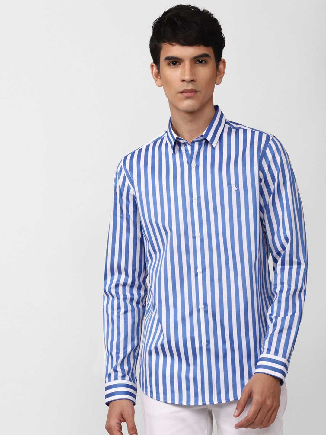 

SIMON CARTER LONDON Men Blue Pure Cotton Slim Fit Striped Casual Shirt