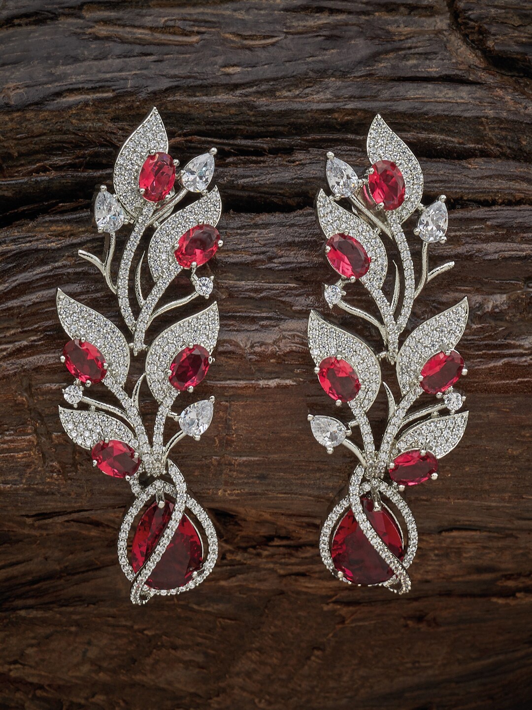 

Kushal's Fashion Jewellery Red & Silver-Toned Leaf Shaped Ear Cuff Earrings