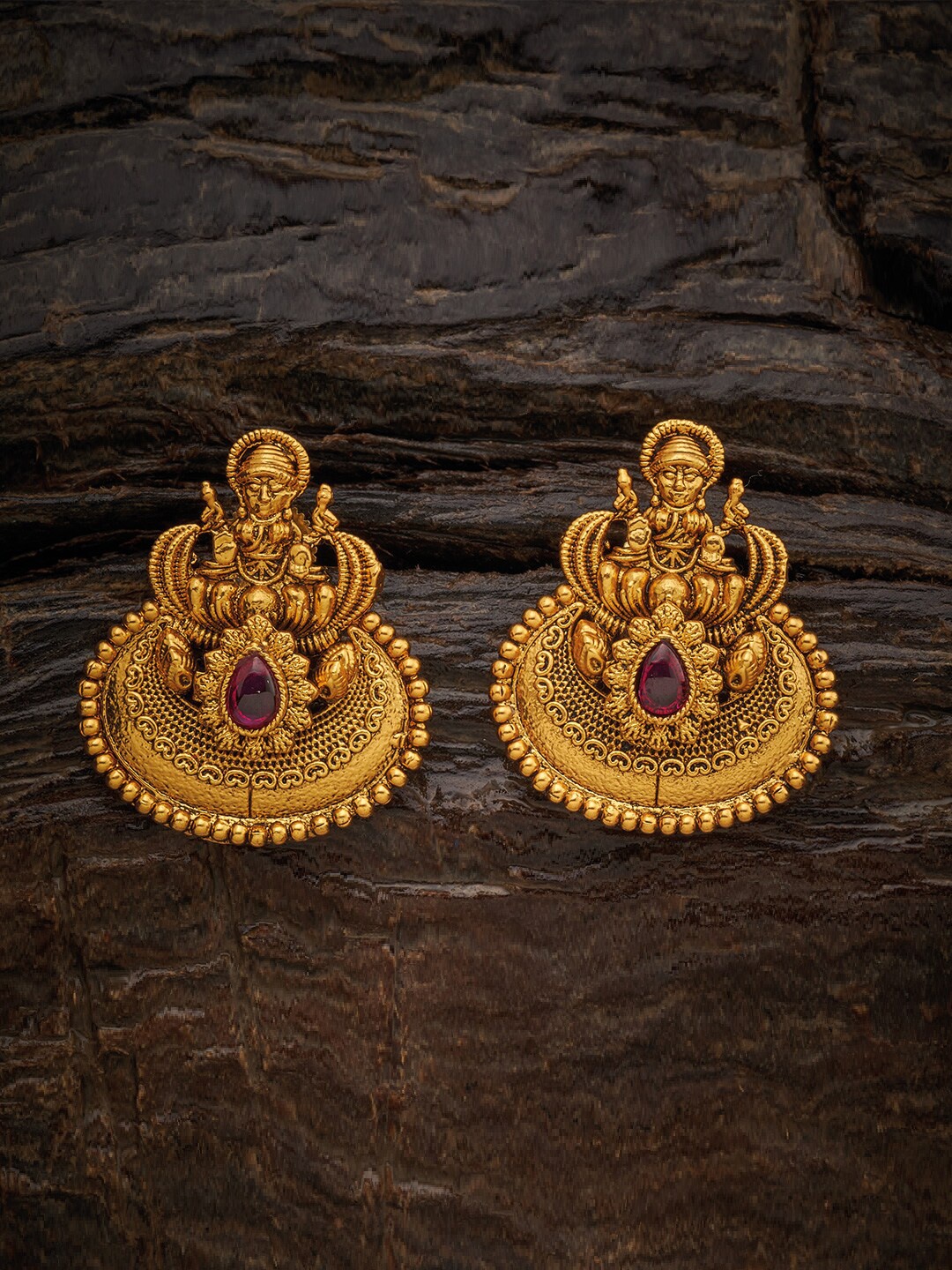 

Kushal's Fashion Jewellery Green Classic Studs Earrings