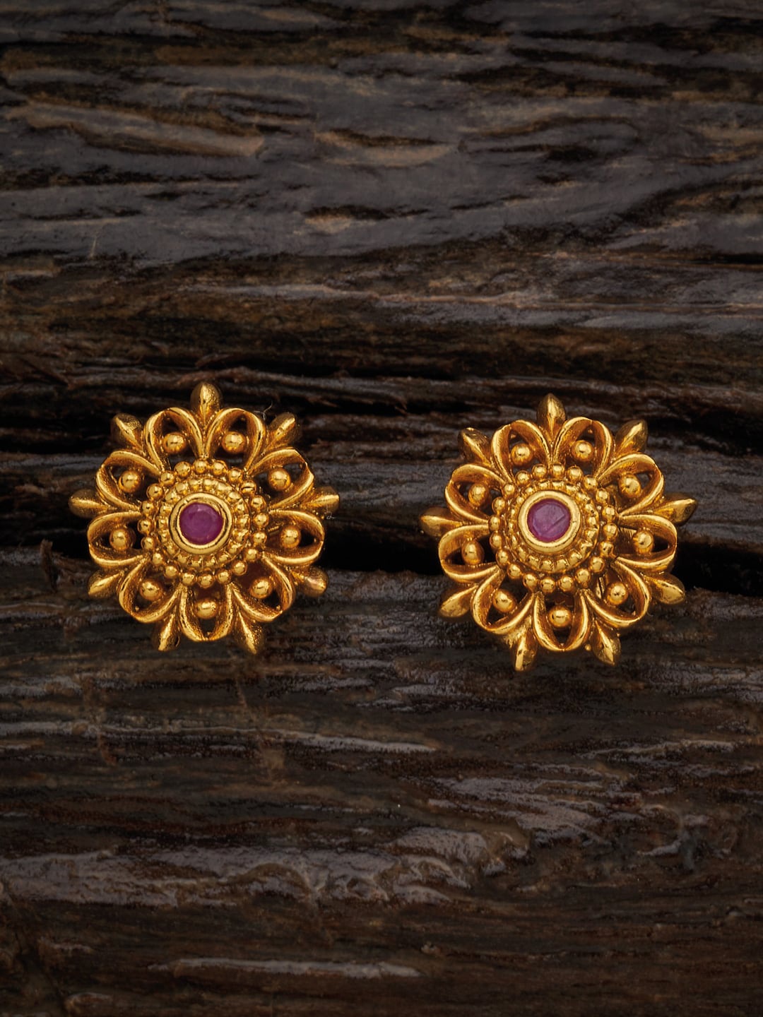

Kushal's Fashion Jewellery Red & Gold-Plated Floral Studs Earrings
