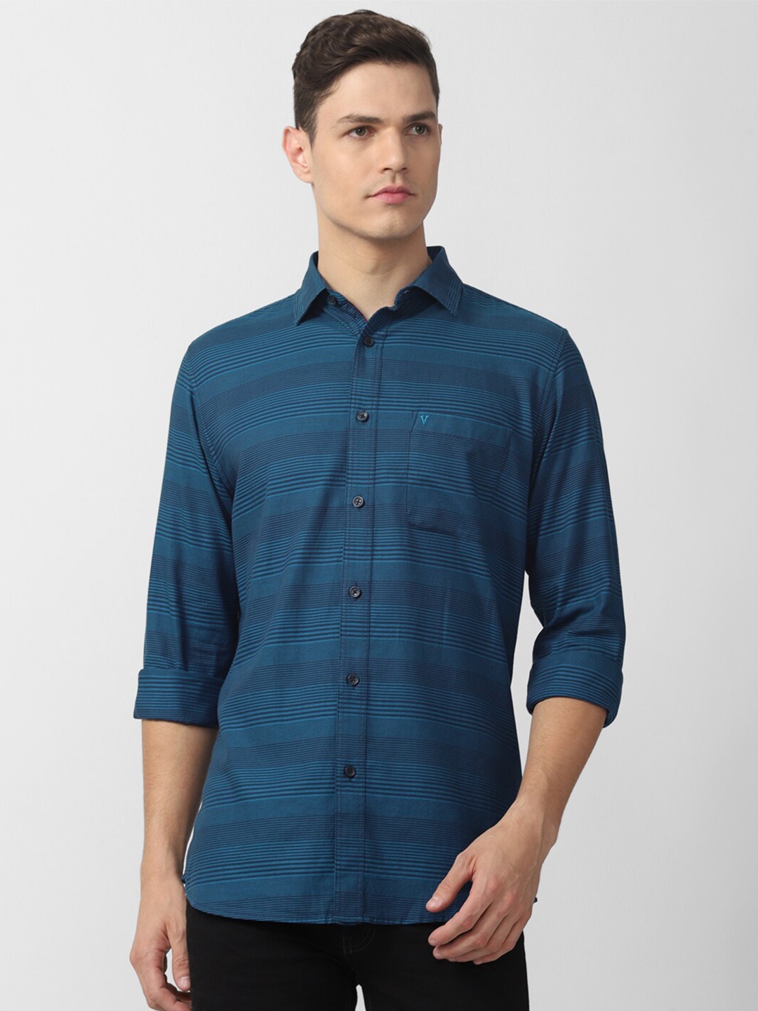 

Van Heusen Sport Men Blue Slim Fit Horizontal Stripes Cotton Casual Shirt