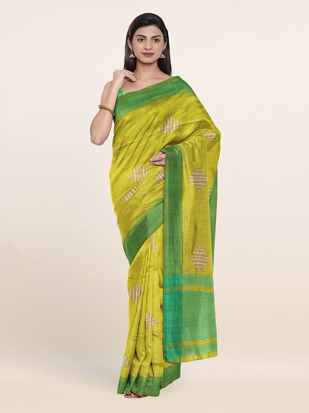 

Pothys Green & Silver-Toned Ethnic Motifs Art Silk Saree