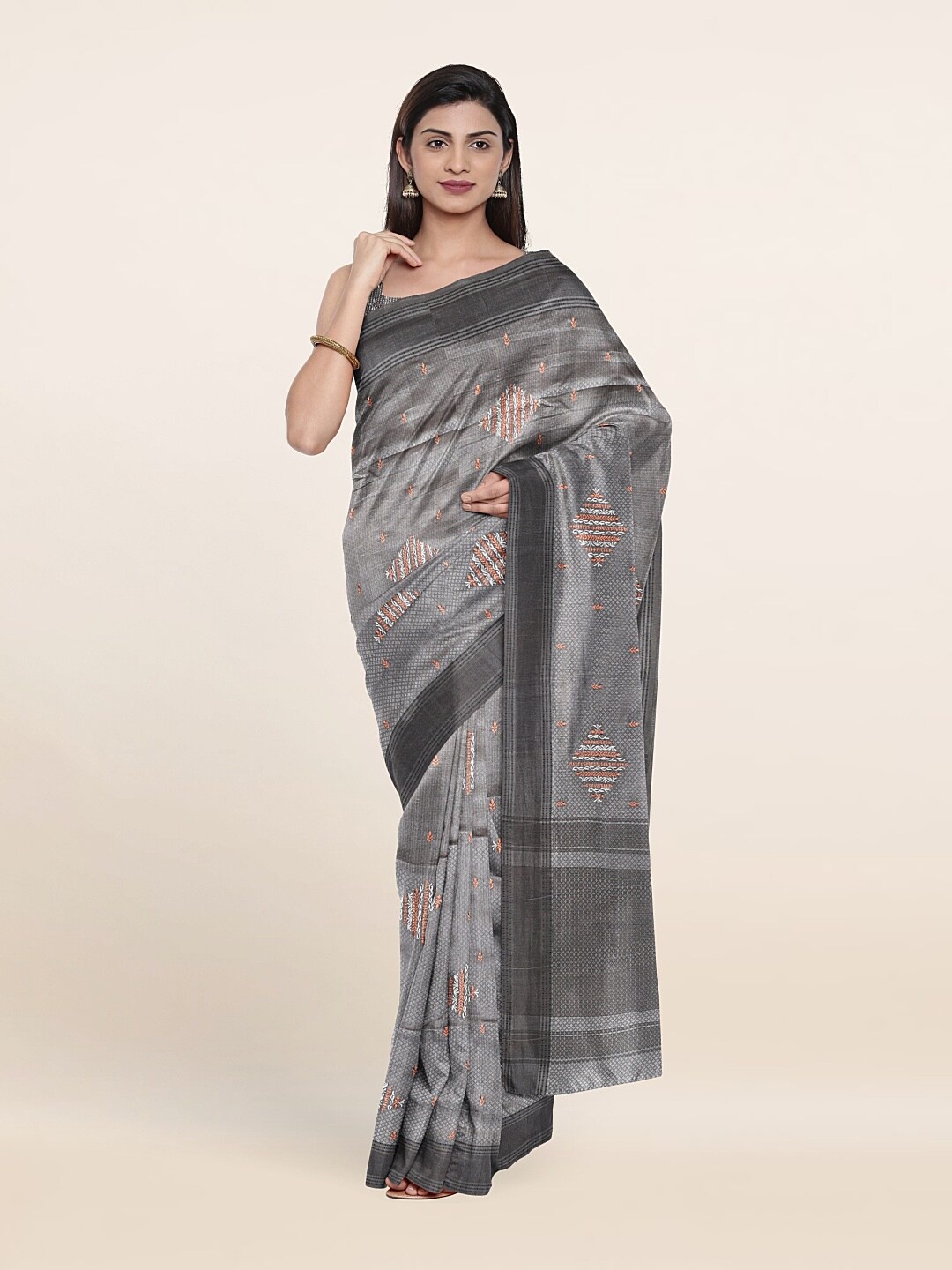 

Pothys Grey & Silver-Toned Ethnic Motifs Embroidered Art Silk Saree