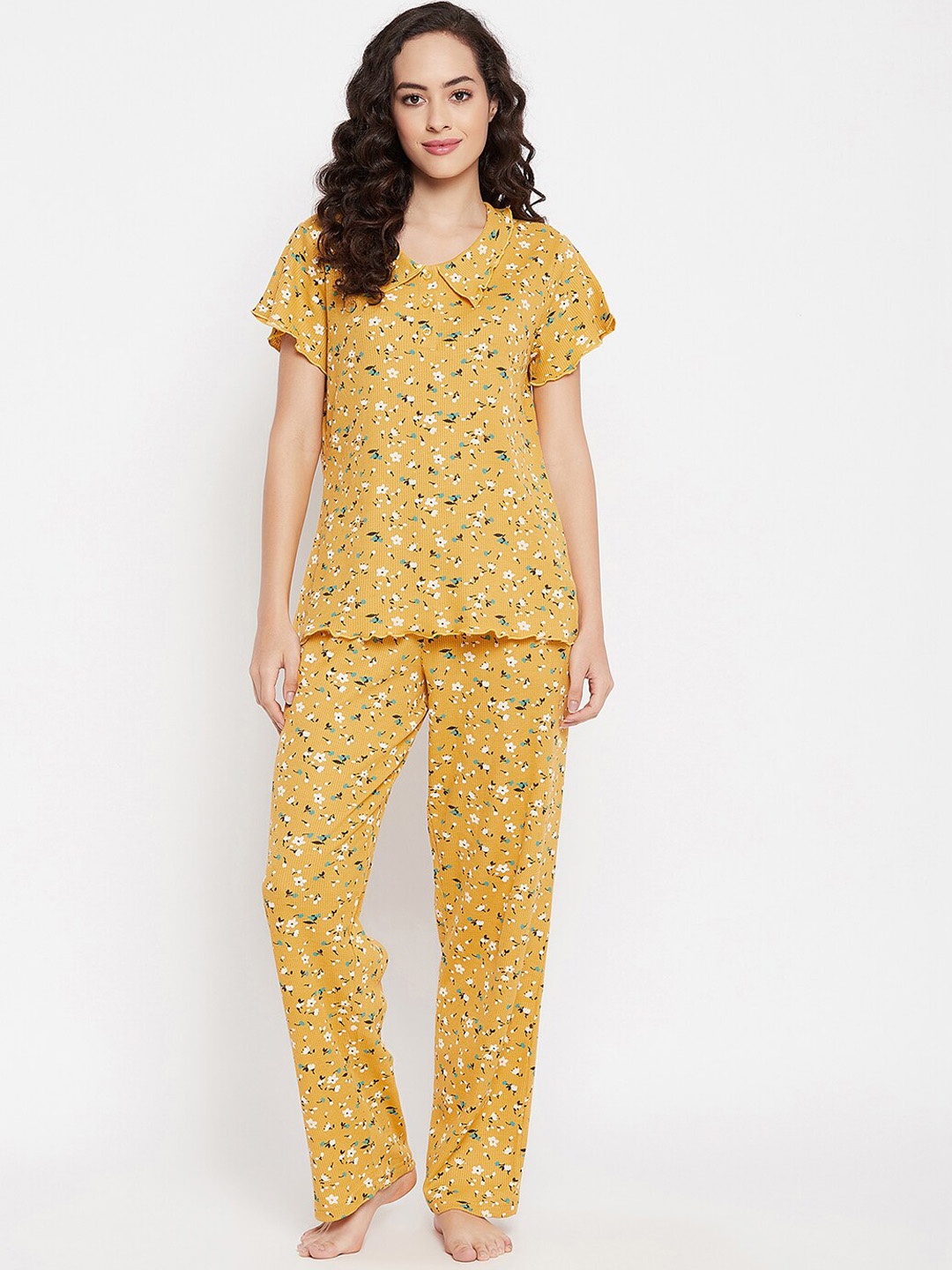

Clovia Women Yellow & White Printed Night suit
