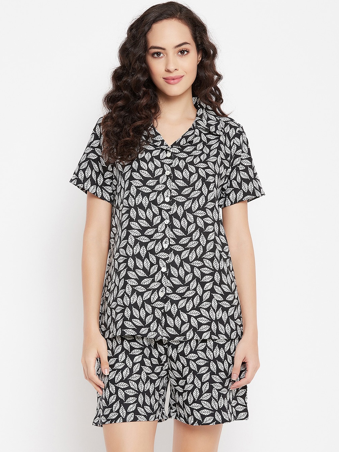 

Clovia Women Black & White Printed Night suit