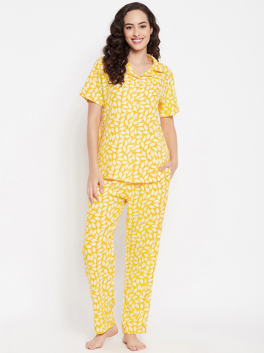 

Clovia Women Yellow & White Printed Night suit