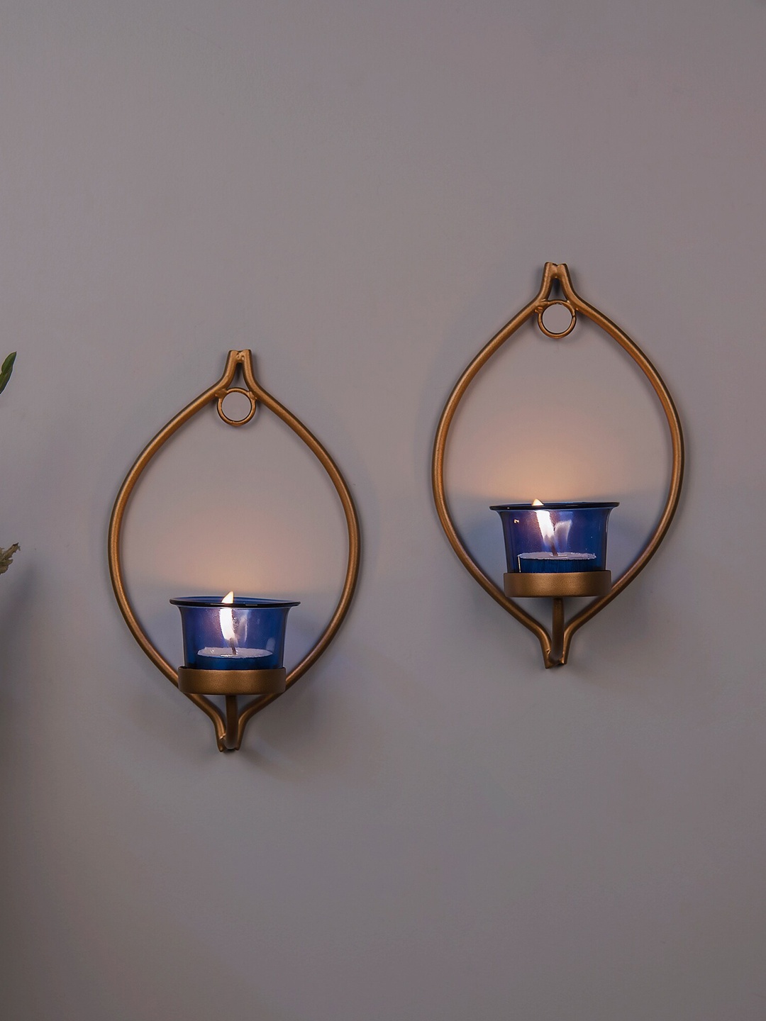 

Homesake Set of 2 Gold-Toned Solid Metal T-Light Candle Holders