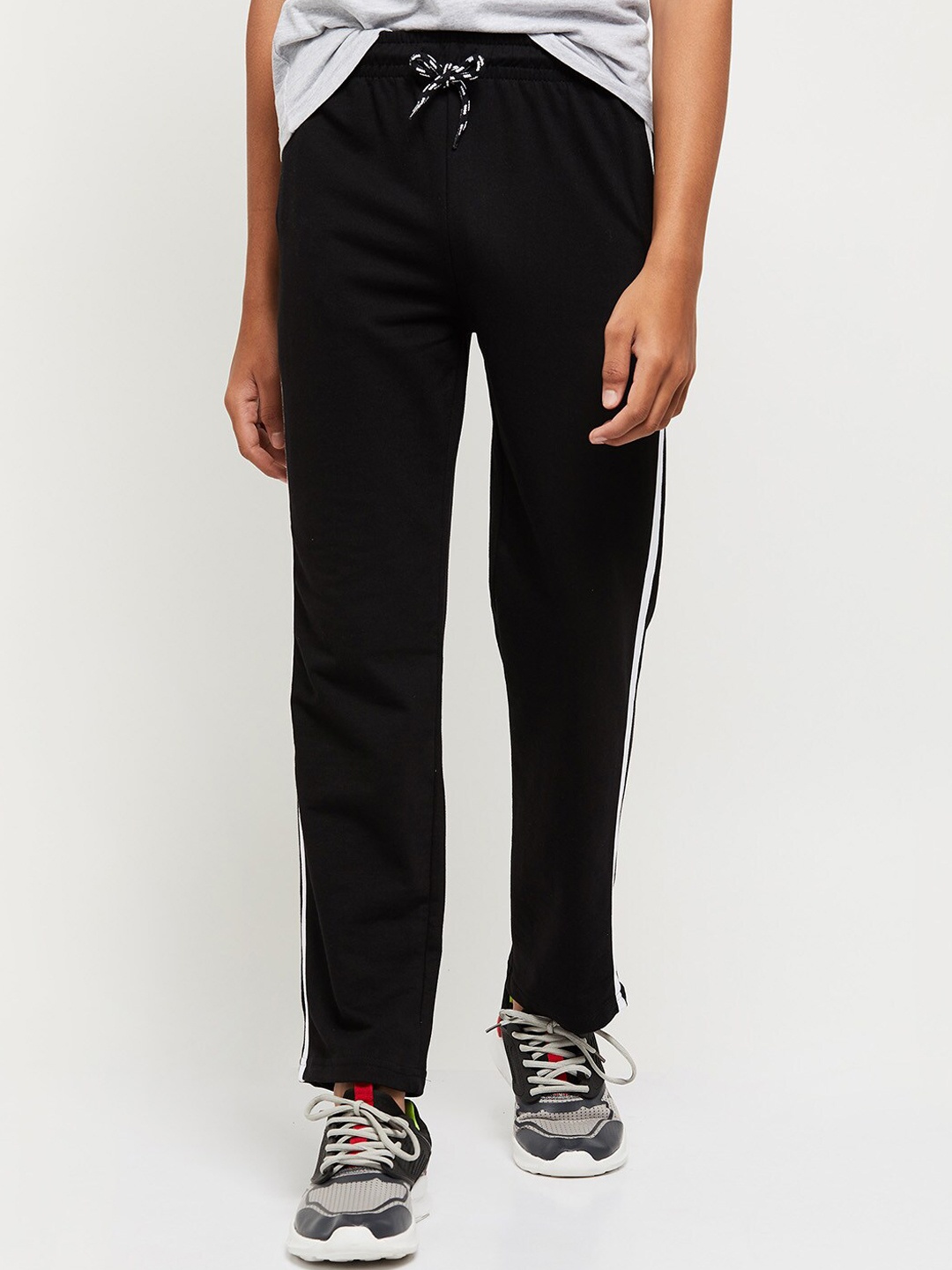 

max Boys Black Solid Pure-Cotton Track Pants