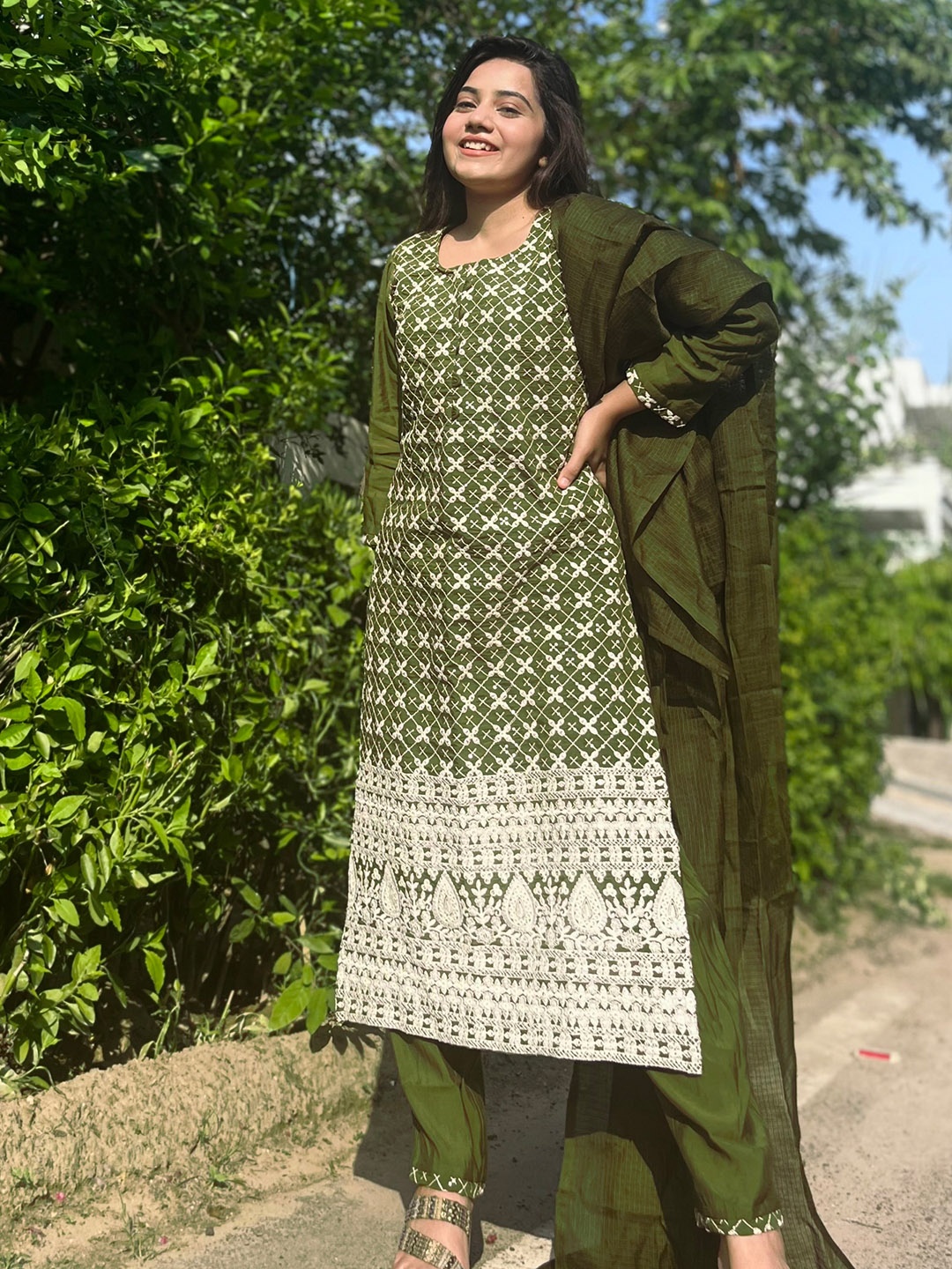 

SKYLEE Women Olive Green Embroidered Kurta with Trousers & With Dupatta