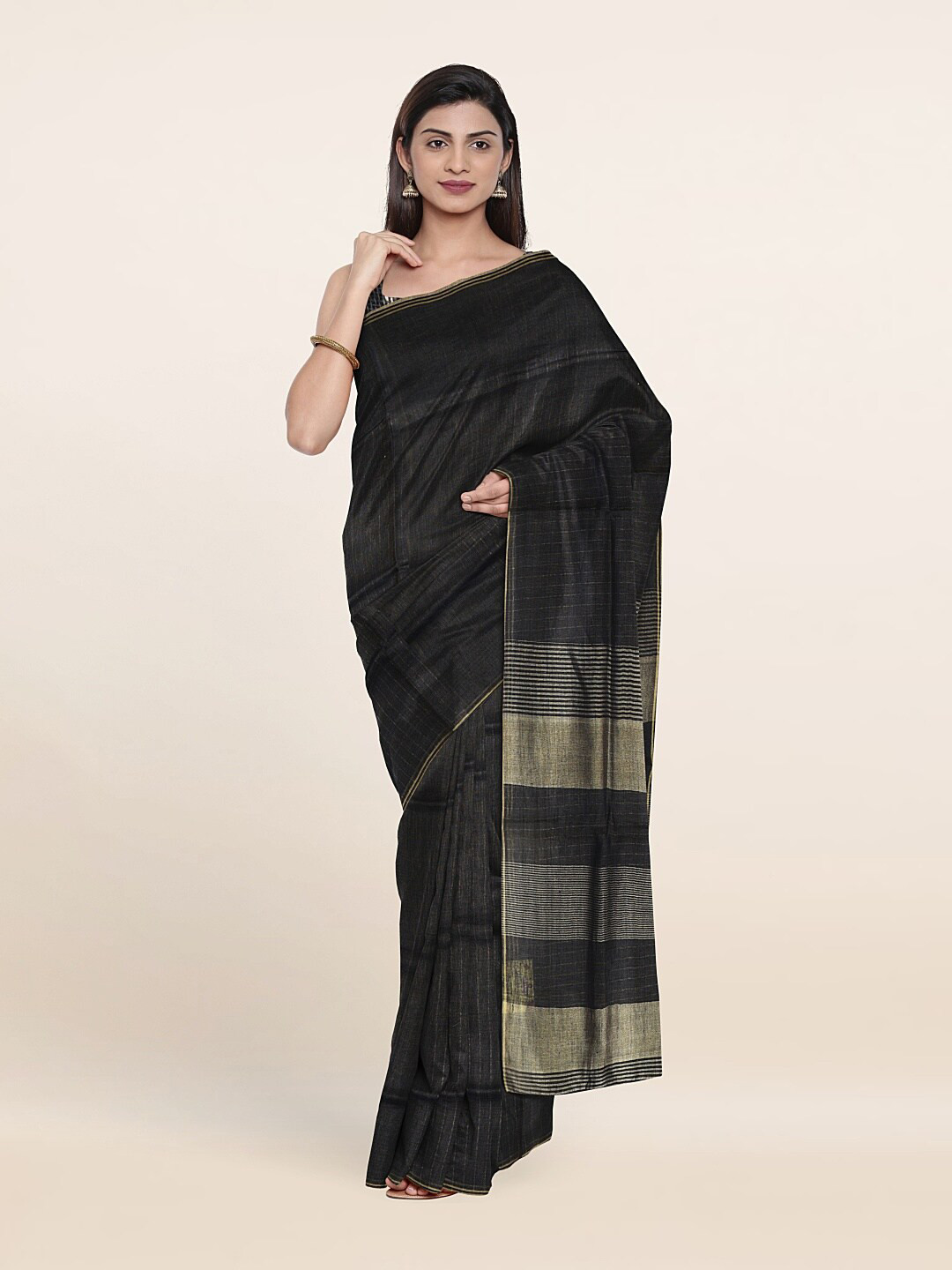 

Pothys Black & Silver-Toned Zari Linen Blend Saree