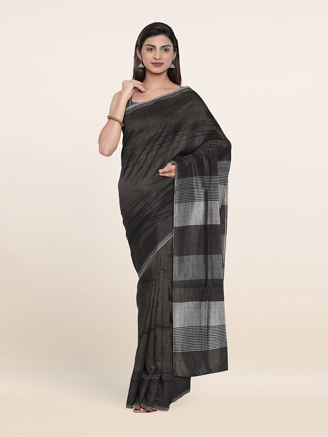 

Pothys Grey & Silver-Toned Zari Linen Blend Saree