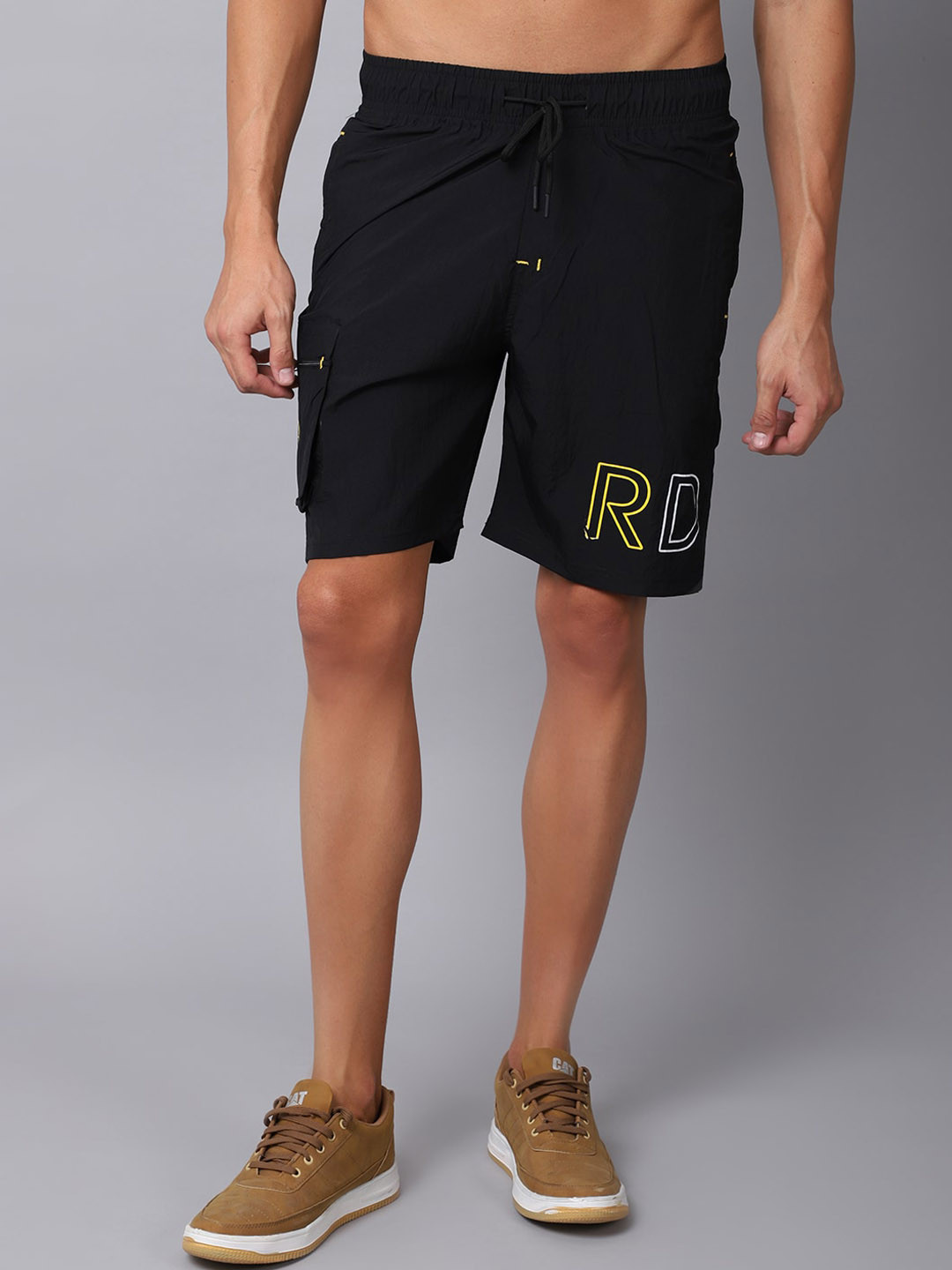 

Gallus Men Black Solid Slim Fit Training or Gym Short
