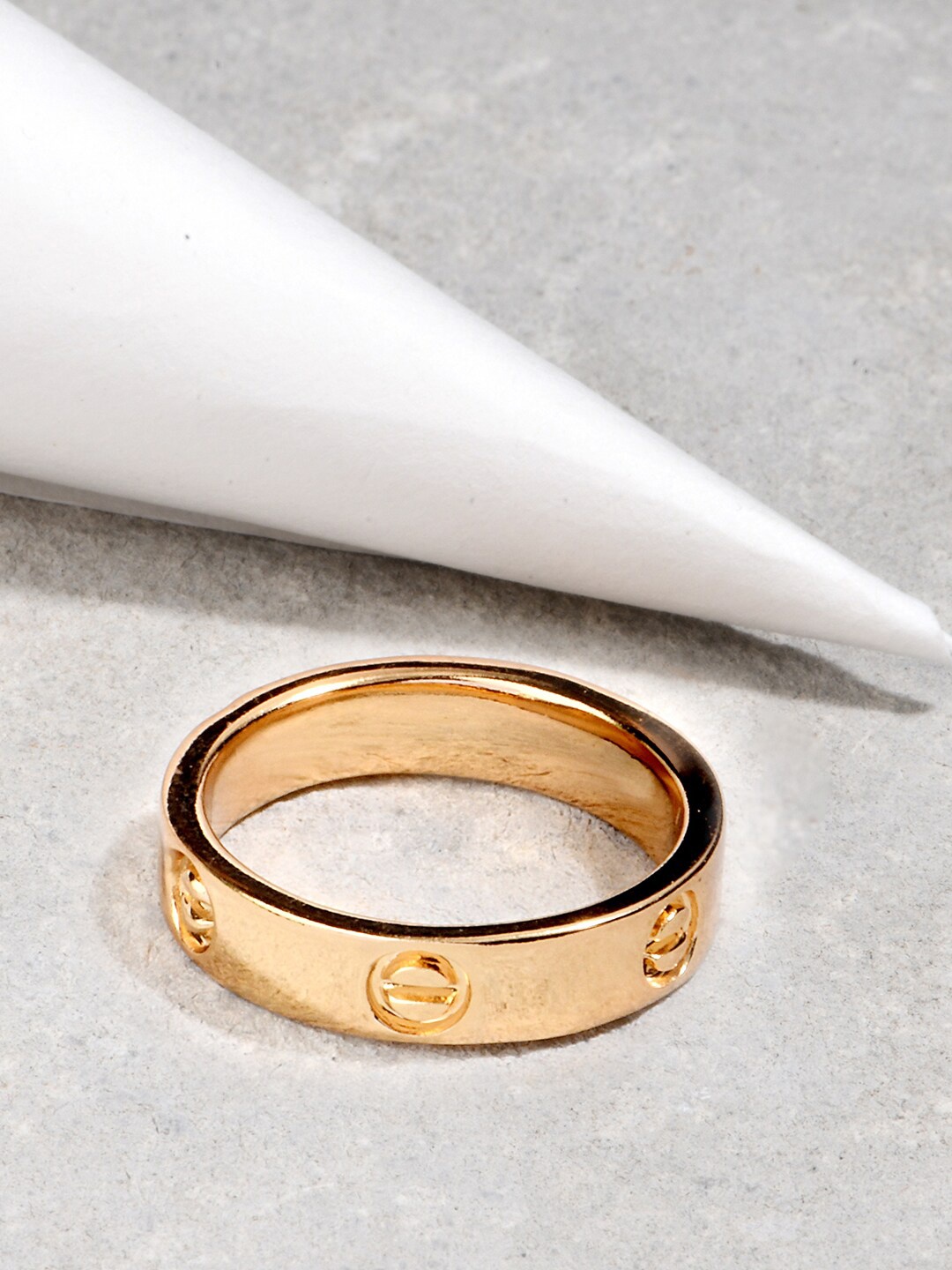 

Lilly & sparkle Gold-Plated Band Finger Ring