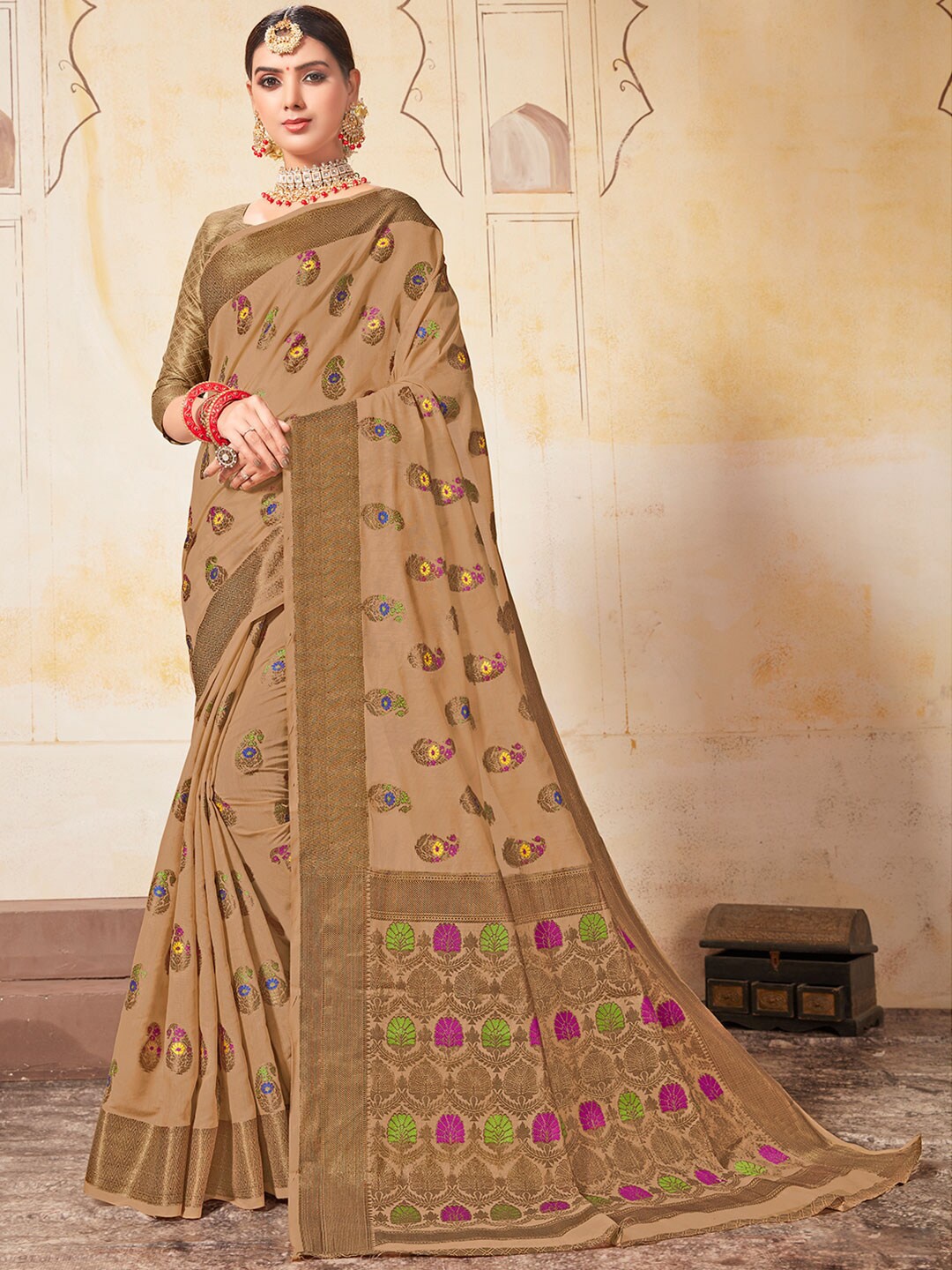 

Shaily Women Beige & Green Ethnic Motifs Zari Saree