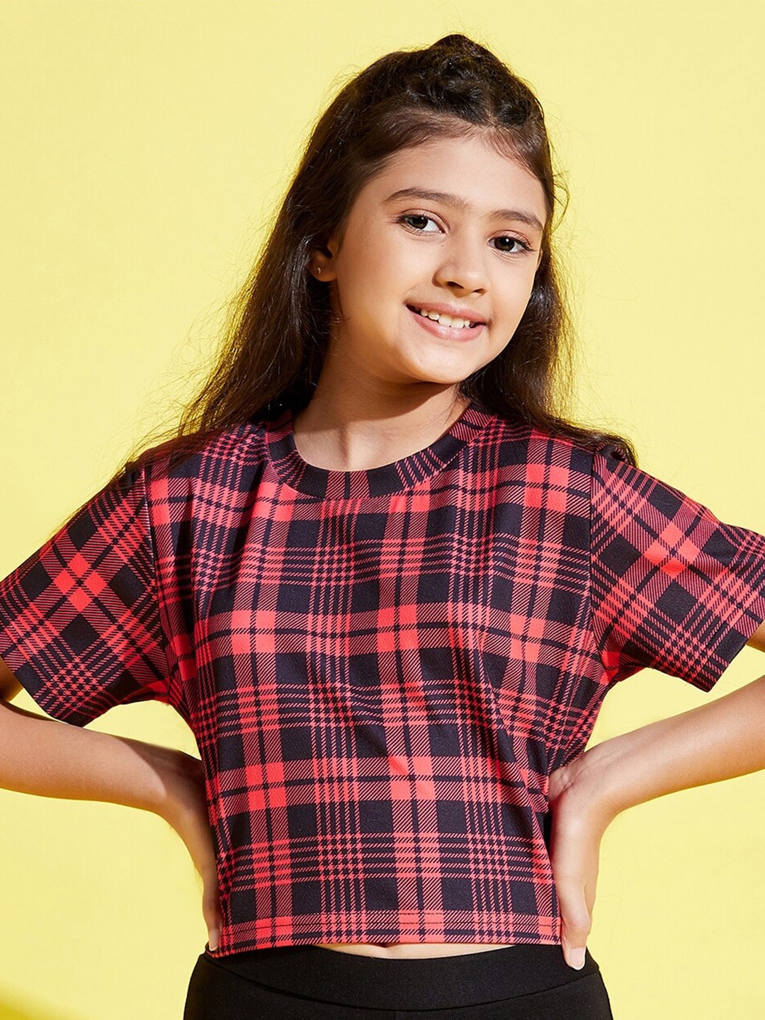 

Noh.Voh - SASSAFRAS Kids Red Checked Crop Top